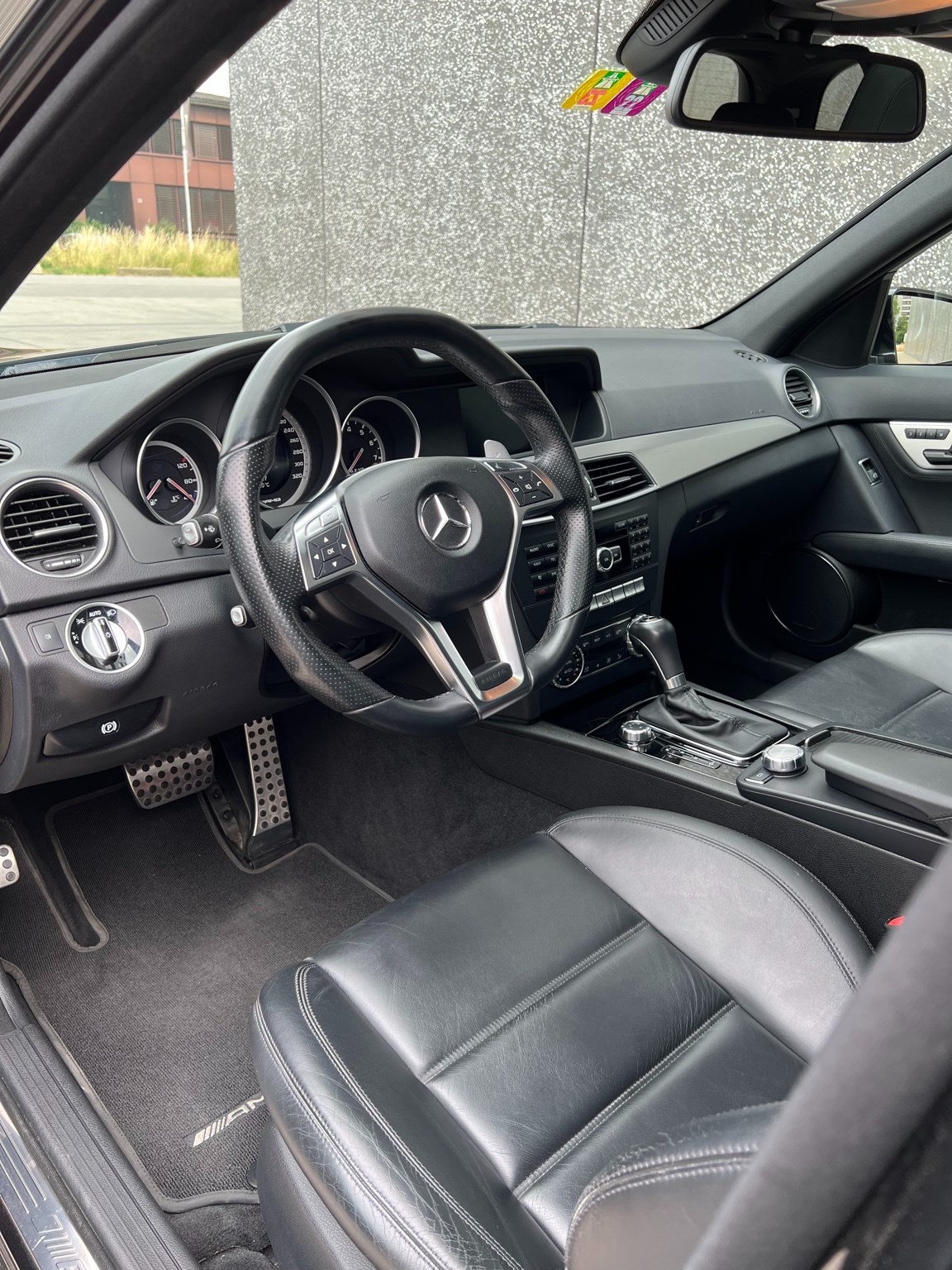 MERCEDES-BENZ C 63 AMG Avantgarde Speedshift MCT-image-6