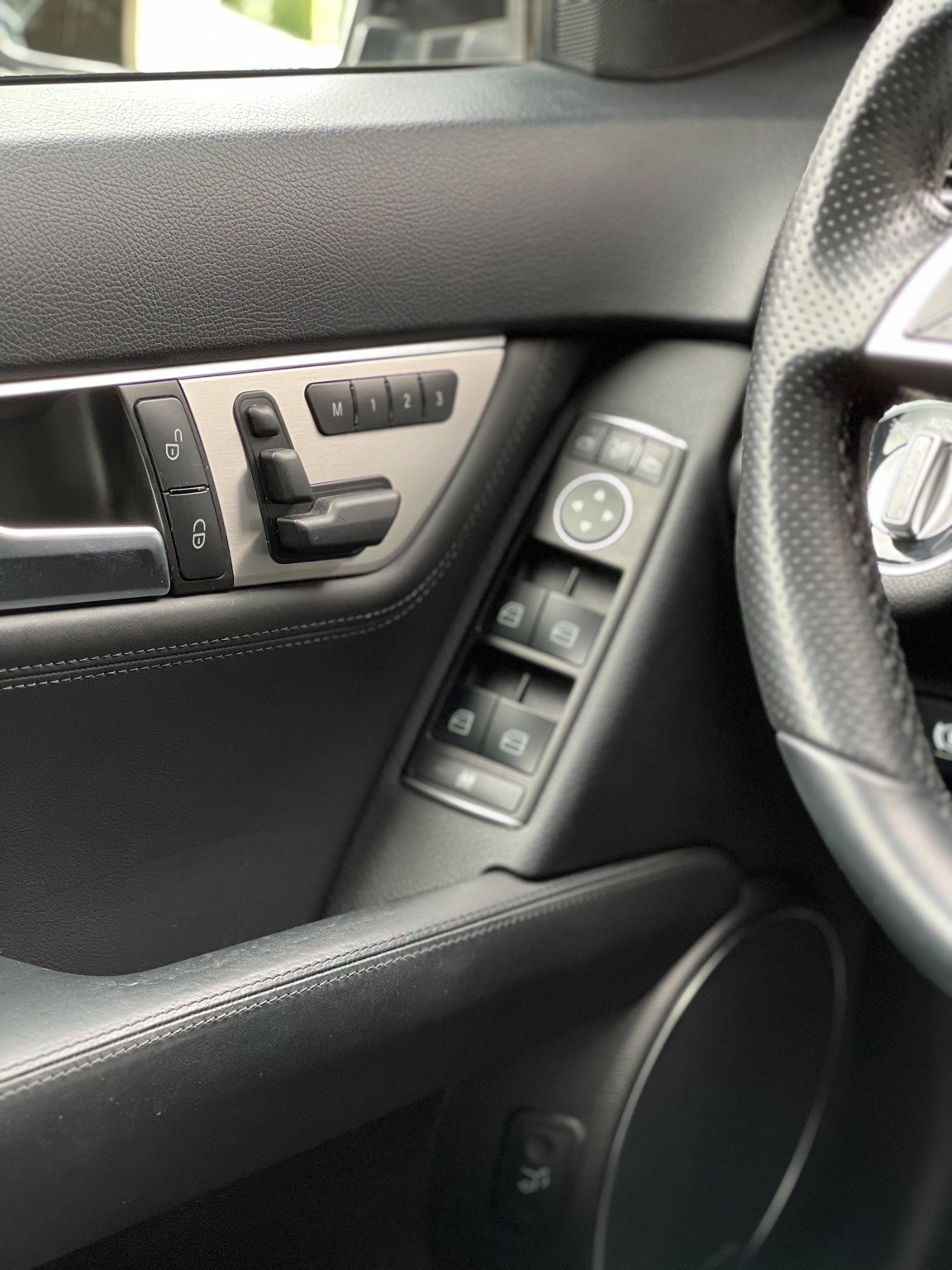 MERCEDES-BENZ C 63 AMG Avantgarde Speedshift MCT-image-13