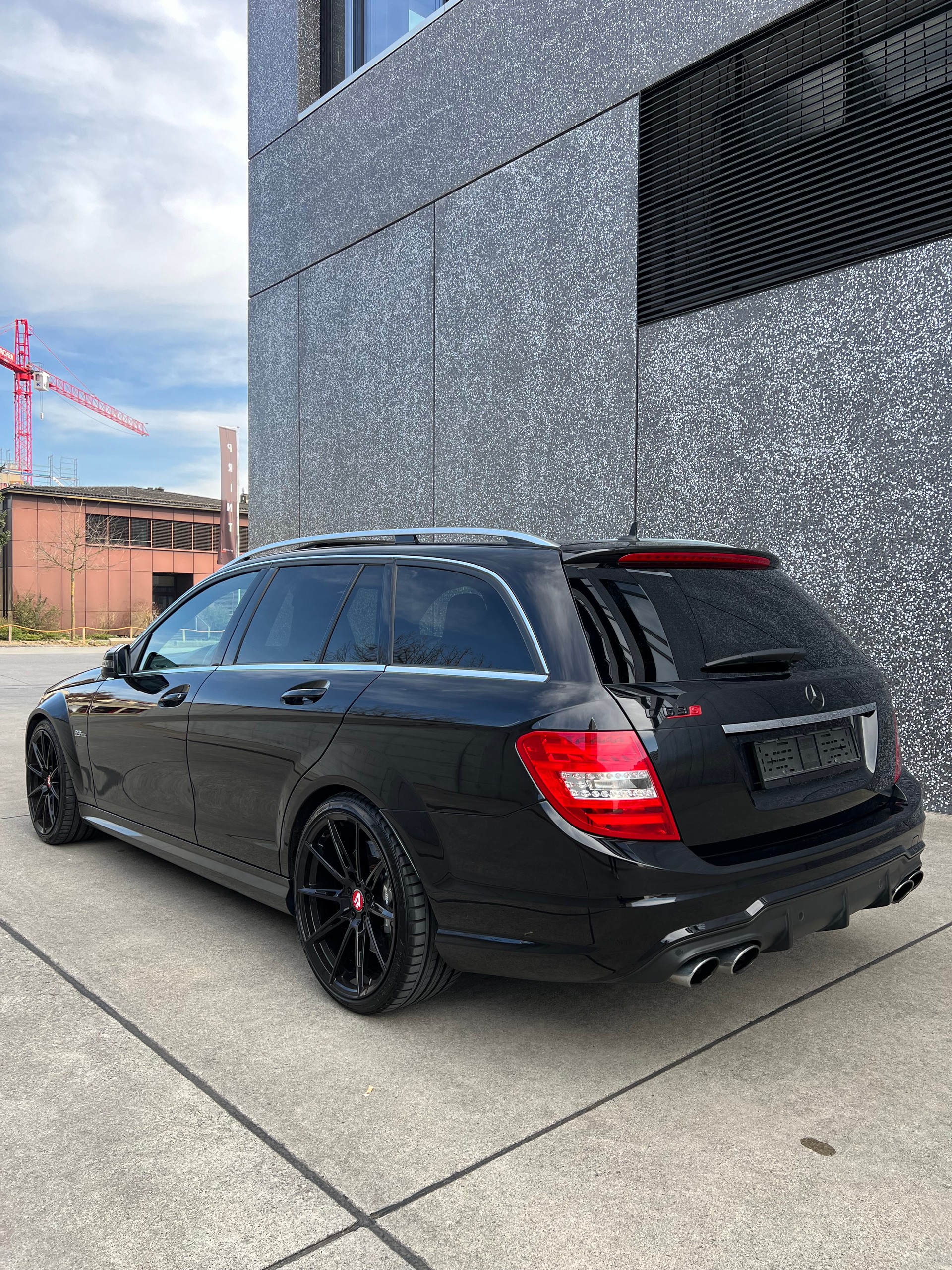 MERCEDES-BENZ C 63 AMG Avantgarde Speedshift MCT-image-3
