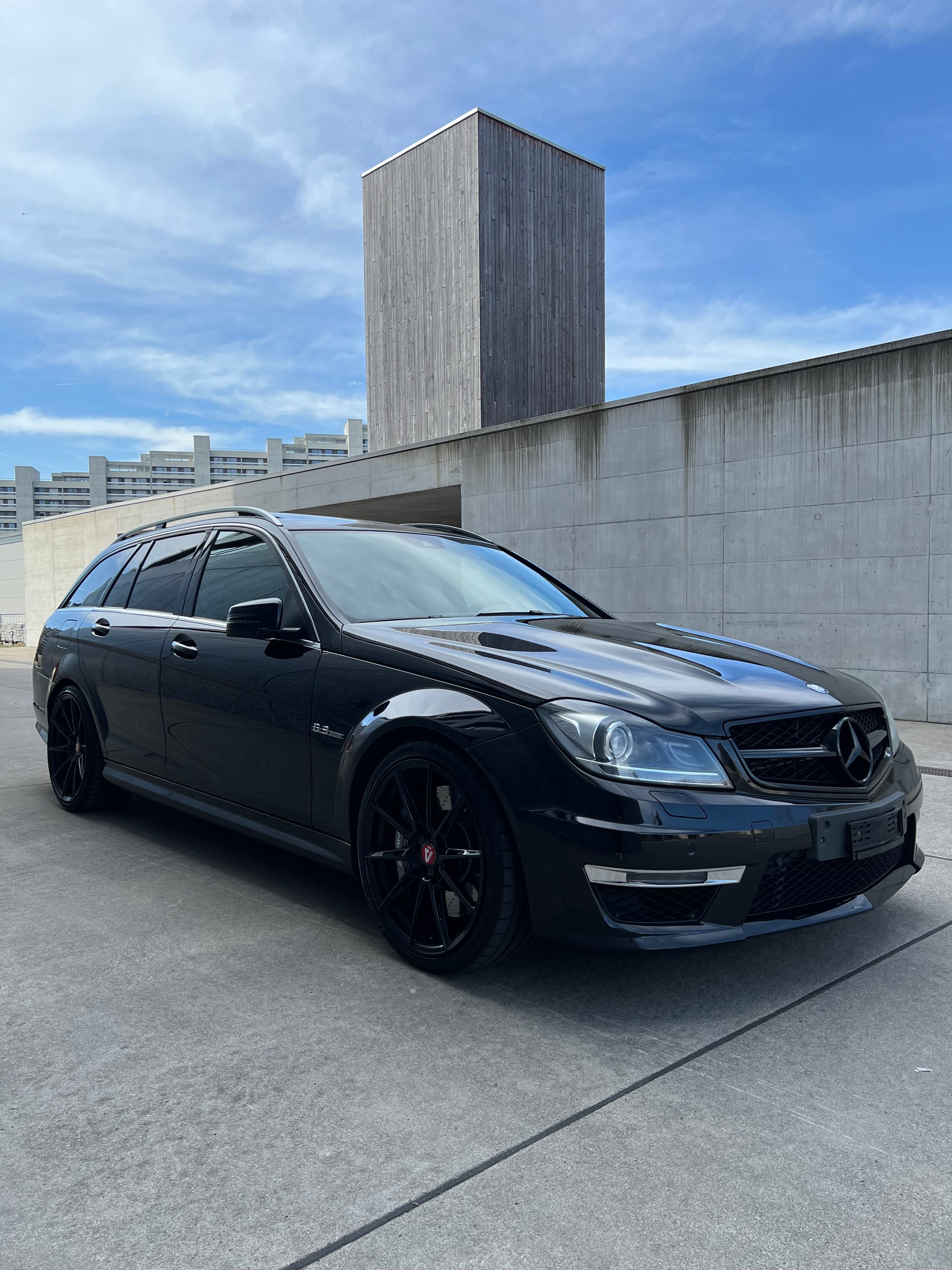 MERCEDES-BENZ C 63 AMG Avantgarde Speedshift MCT-image-2