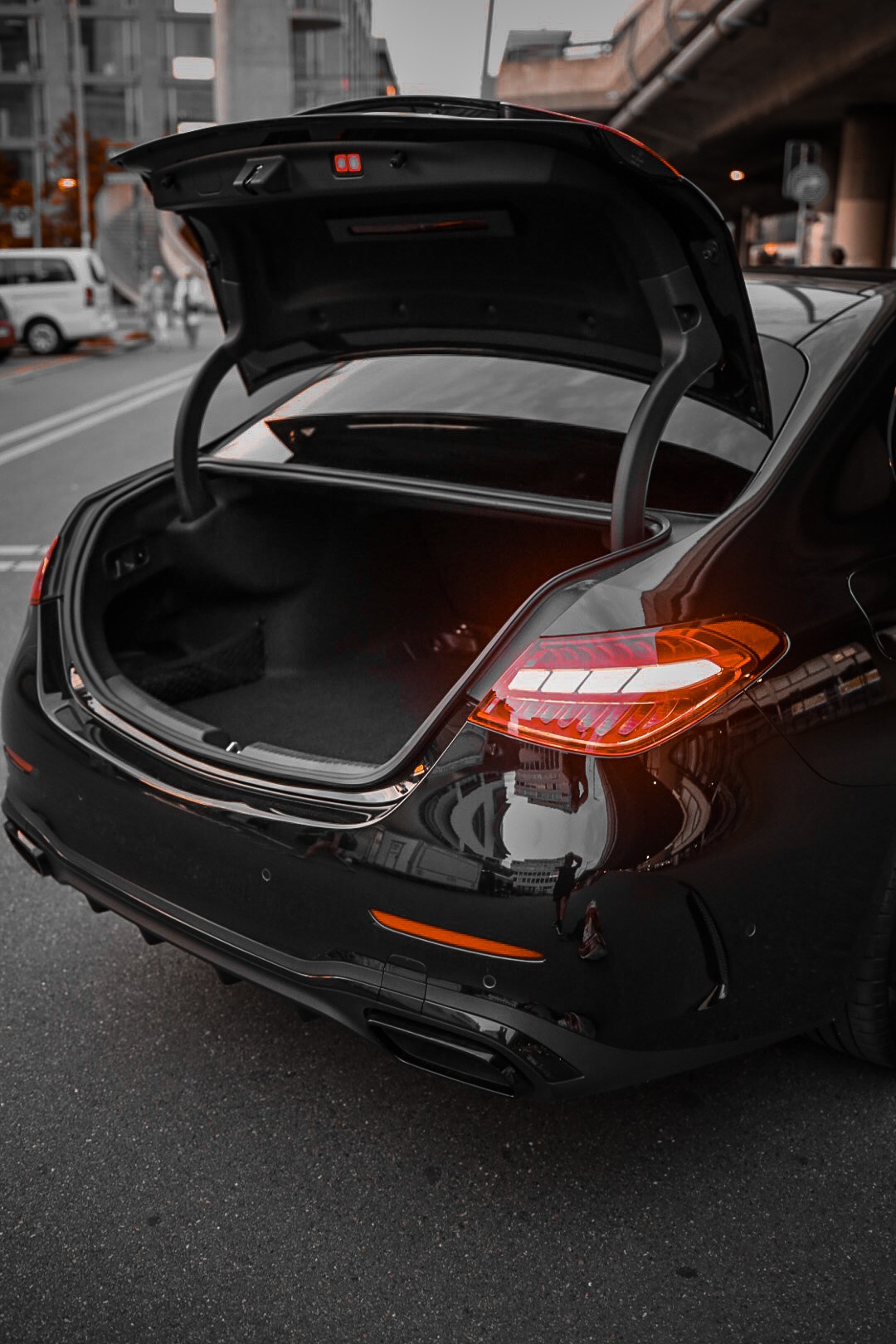 MERCEDES-BENZ C 200 4Matic AMG Line-image-5
