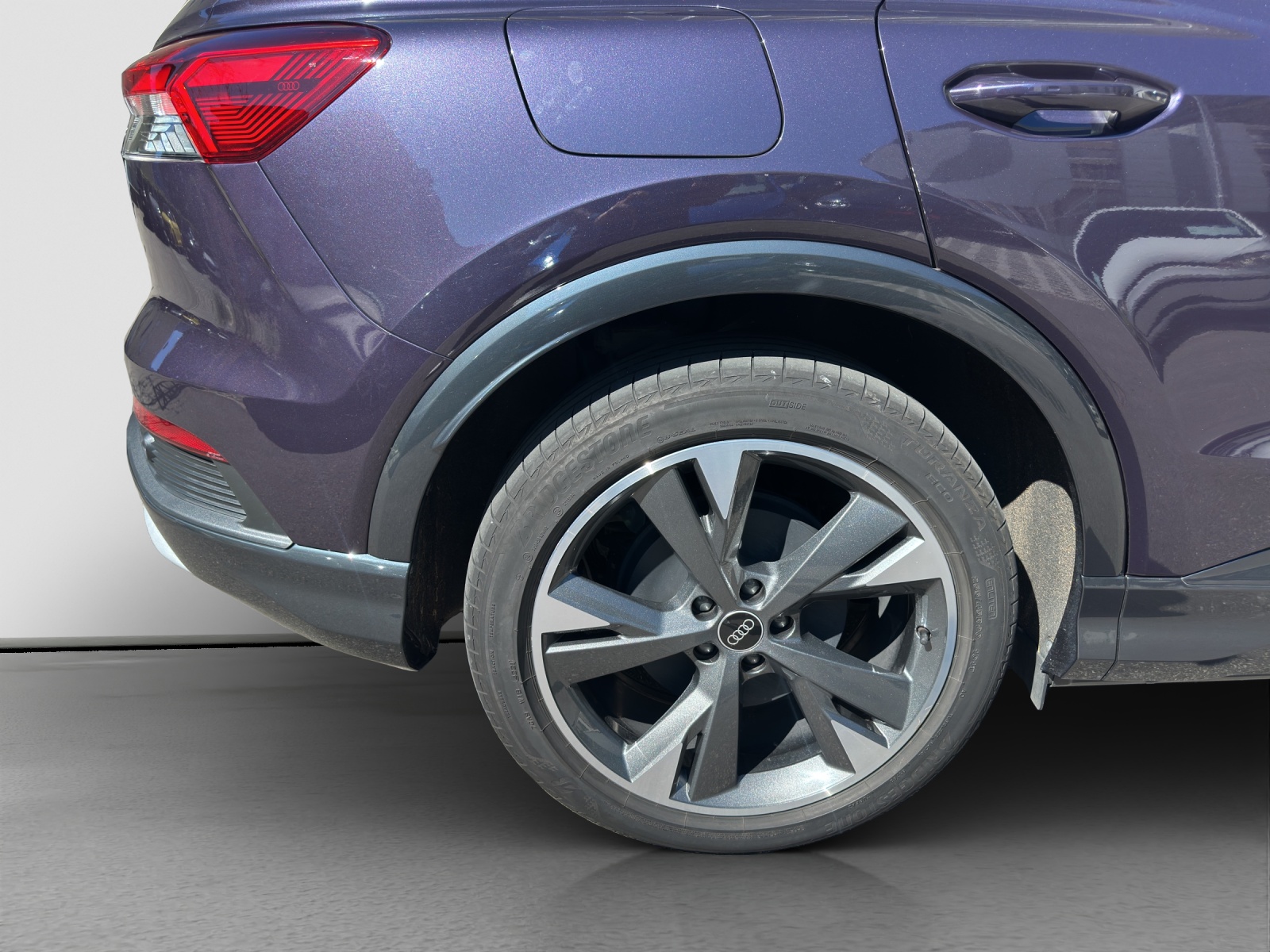 AUDI Q4 e-tron 35-image-4