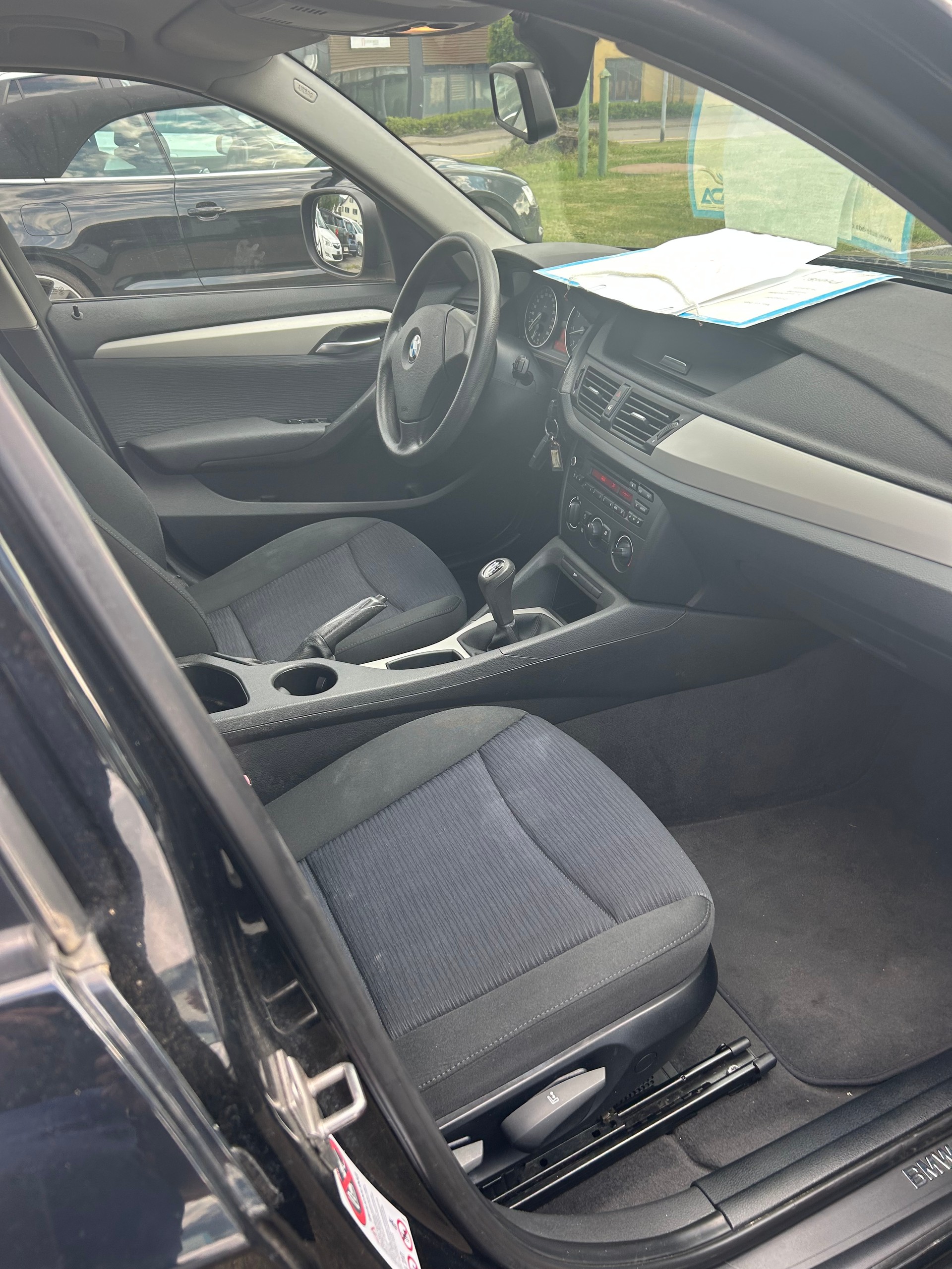 BMW X1 sDrive 18i xLine-image-1