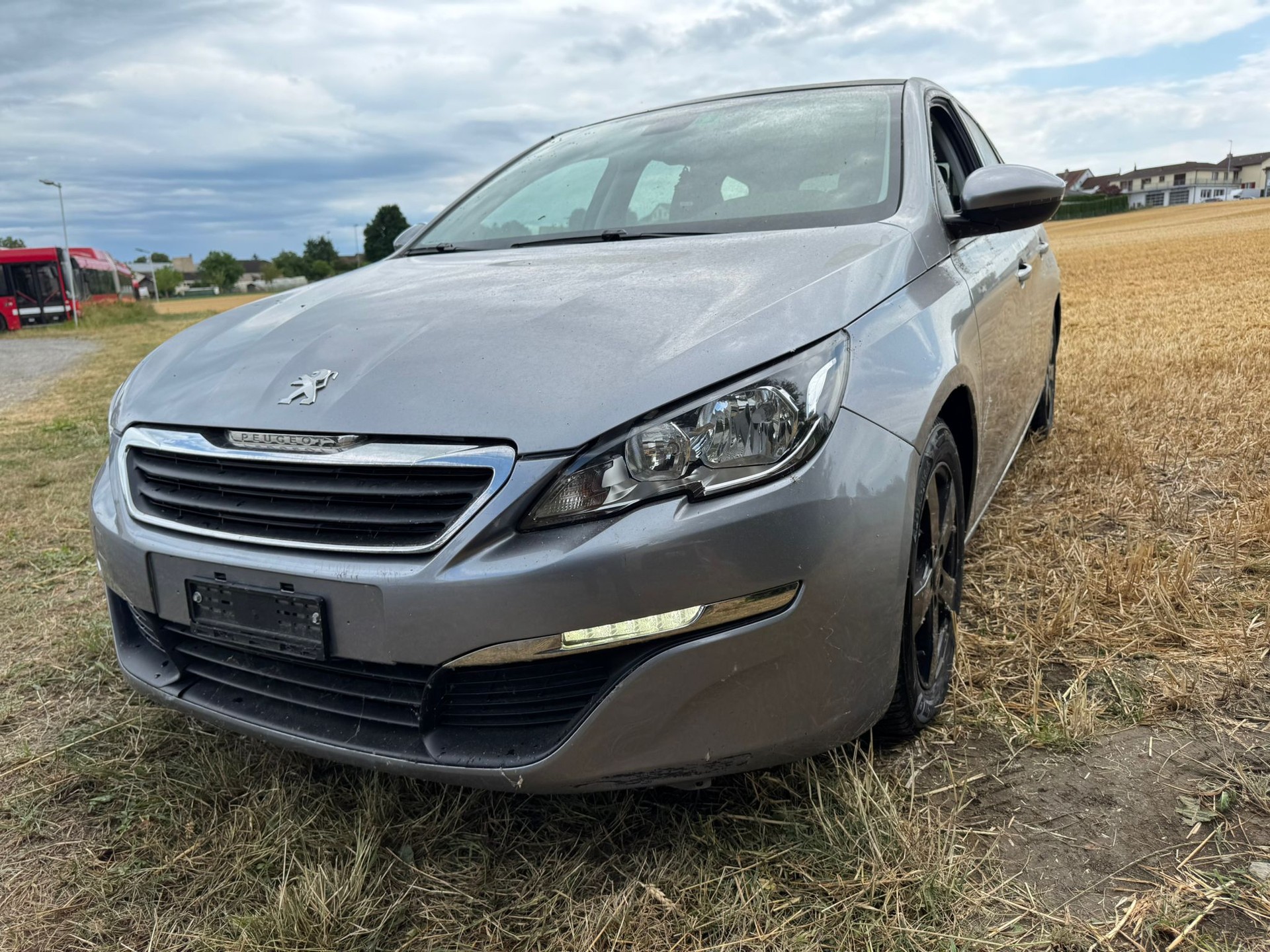 PEUGEOT 308 SW 1.2 THP Active-image-0
