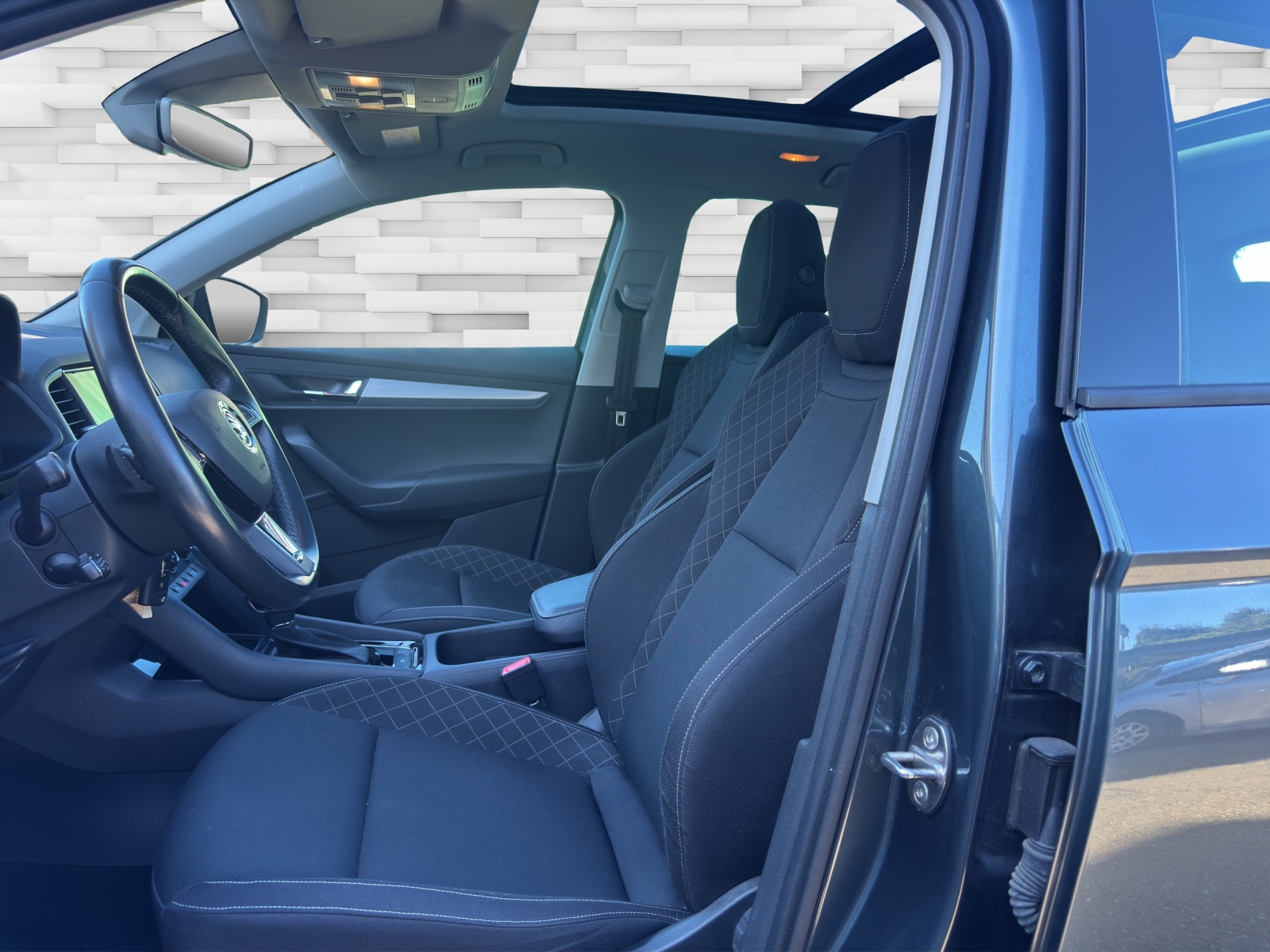 SKODA Karoq 2.0 TDI CR Smile 4x4 DSG-image-8