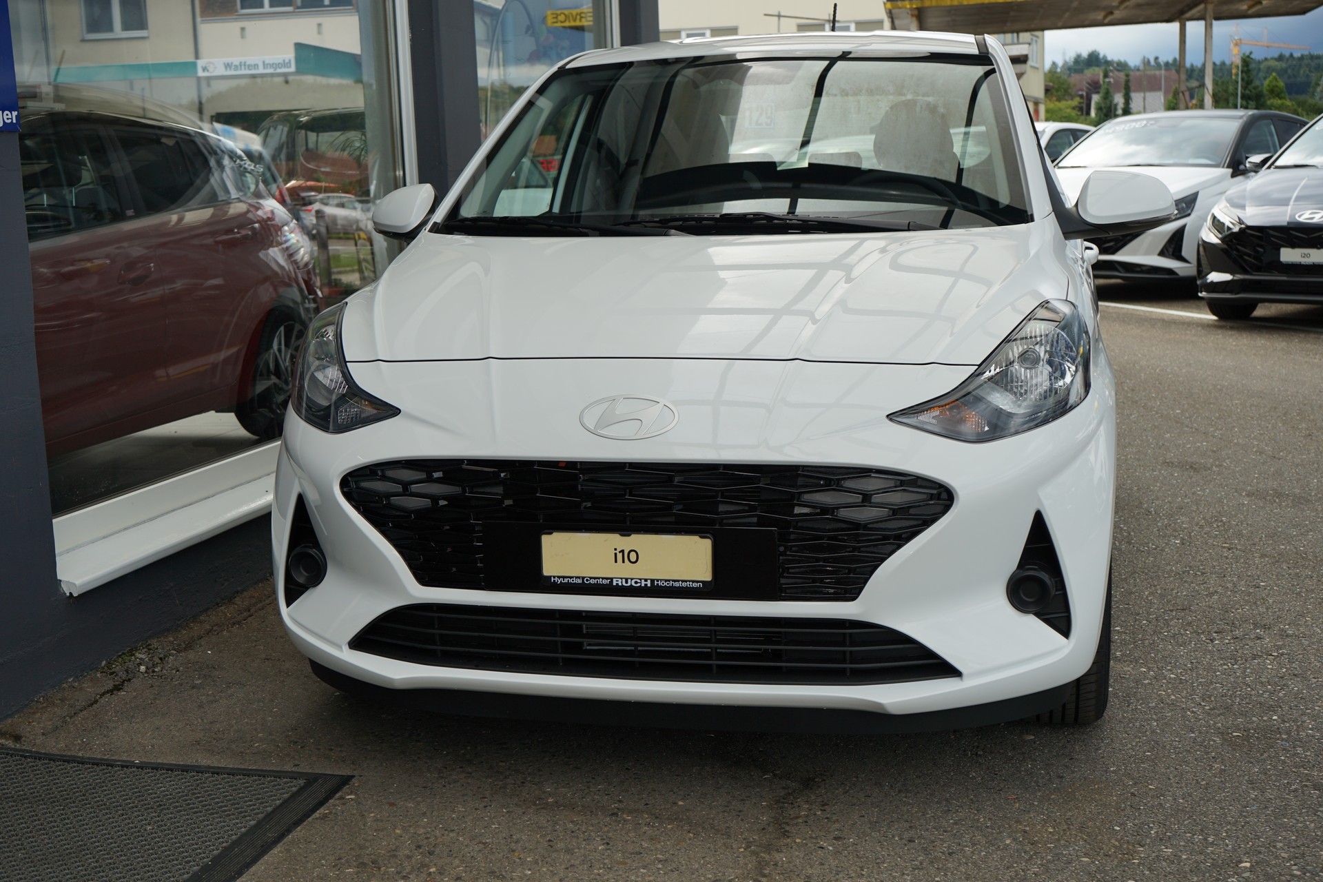 HYUNDAI i10 1.2 Amplia Aut.-image-2
