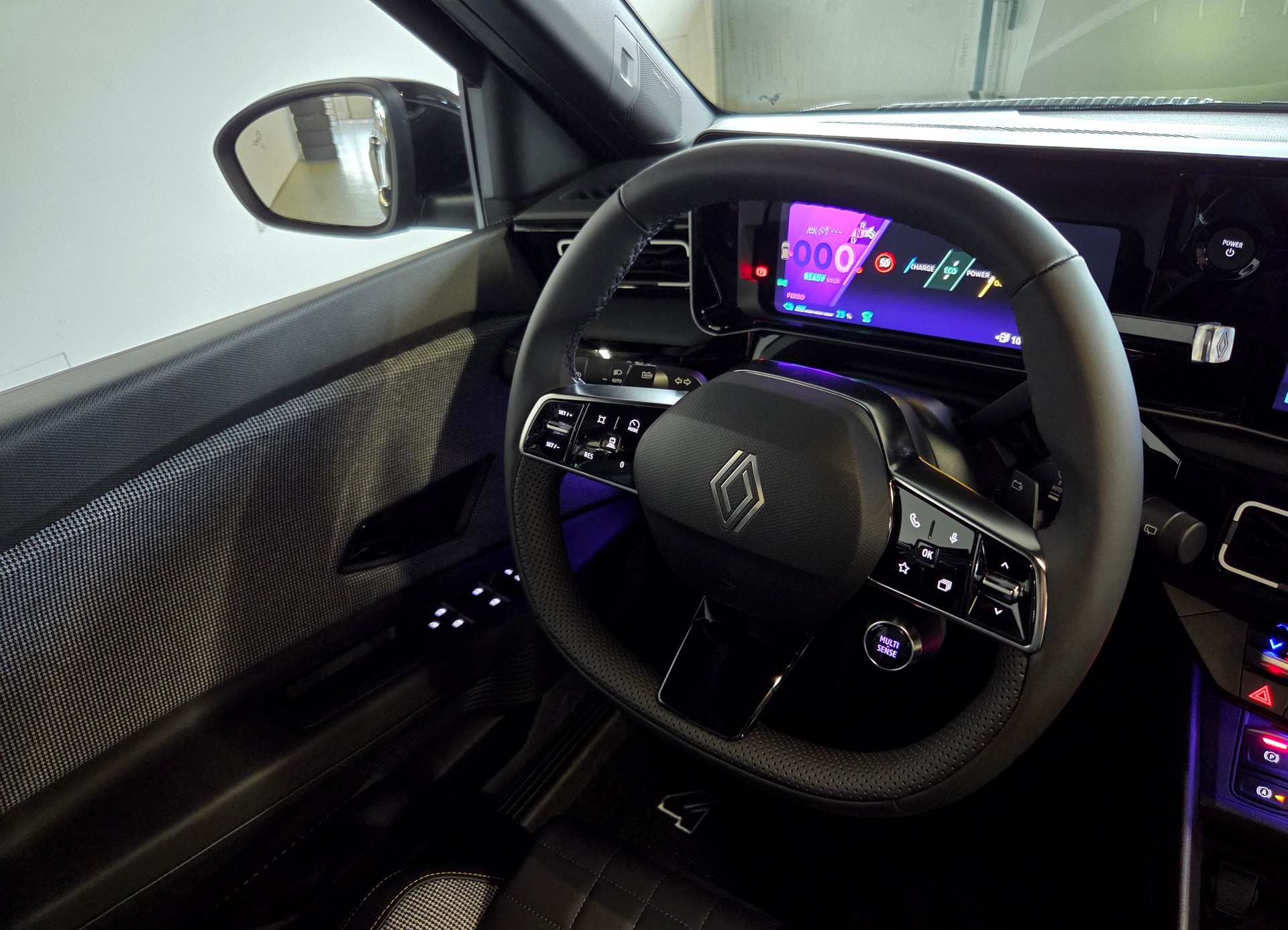 RENAULT R4 E-TECH ELECTRIC iconic 150PS Comfort Range-image-15