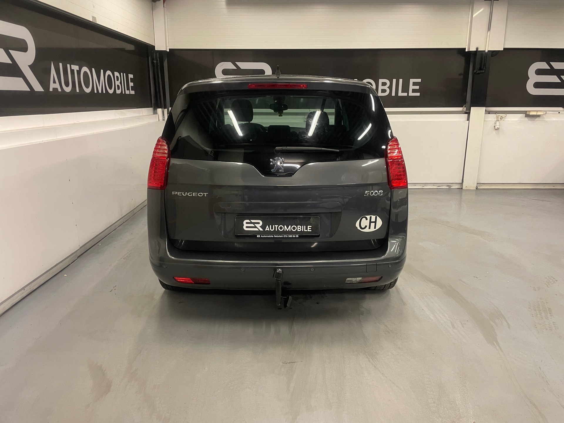 PEUGEOT 5008 1.6 16V T Sport-image-6