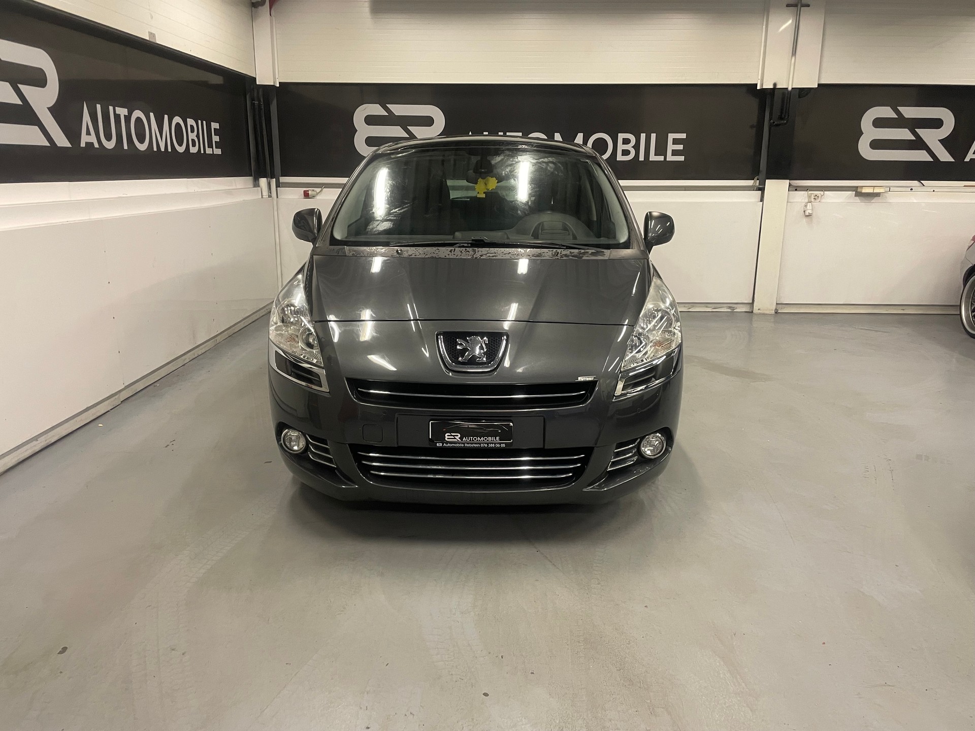 PEUGEOT 5008 1.6 16V T Sport-image-7