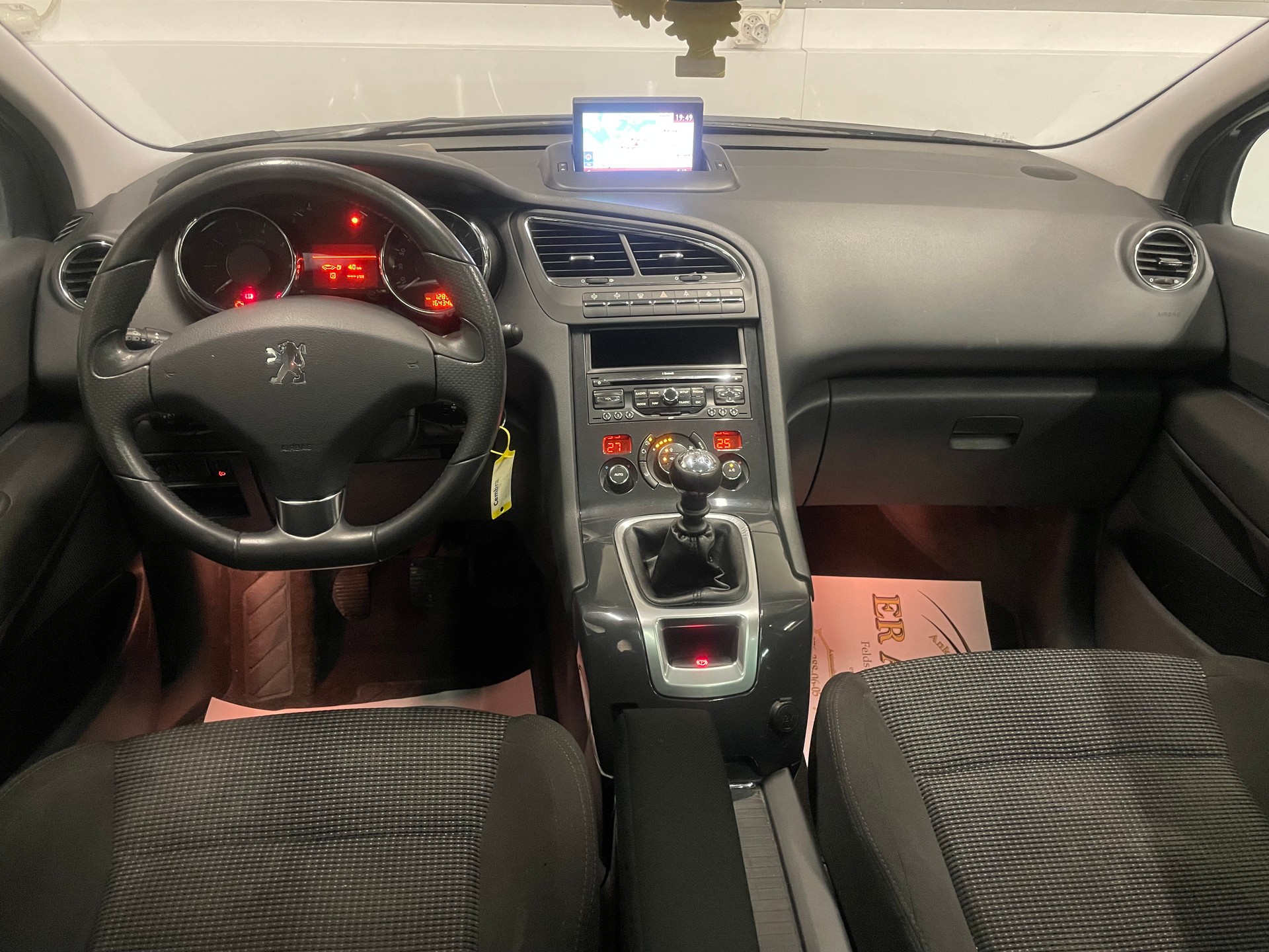 PEUGEOT 5008 1.6 16V T Sport-image-8