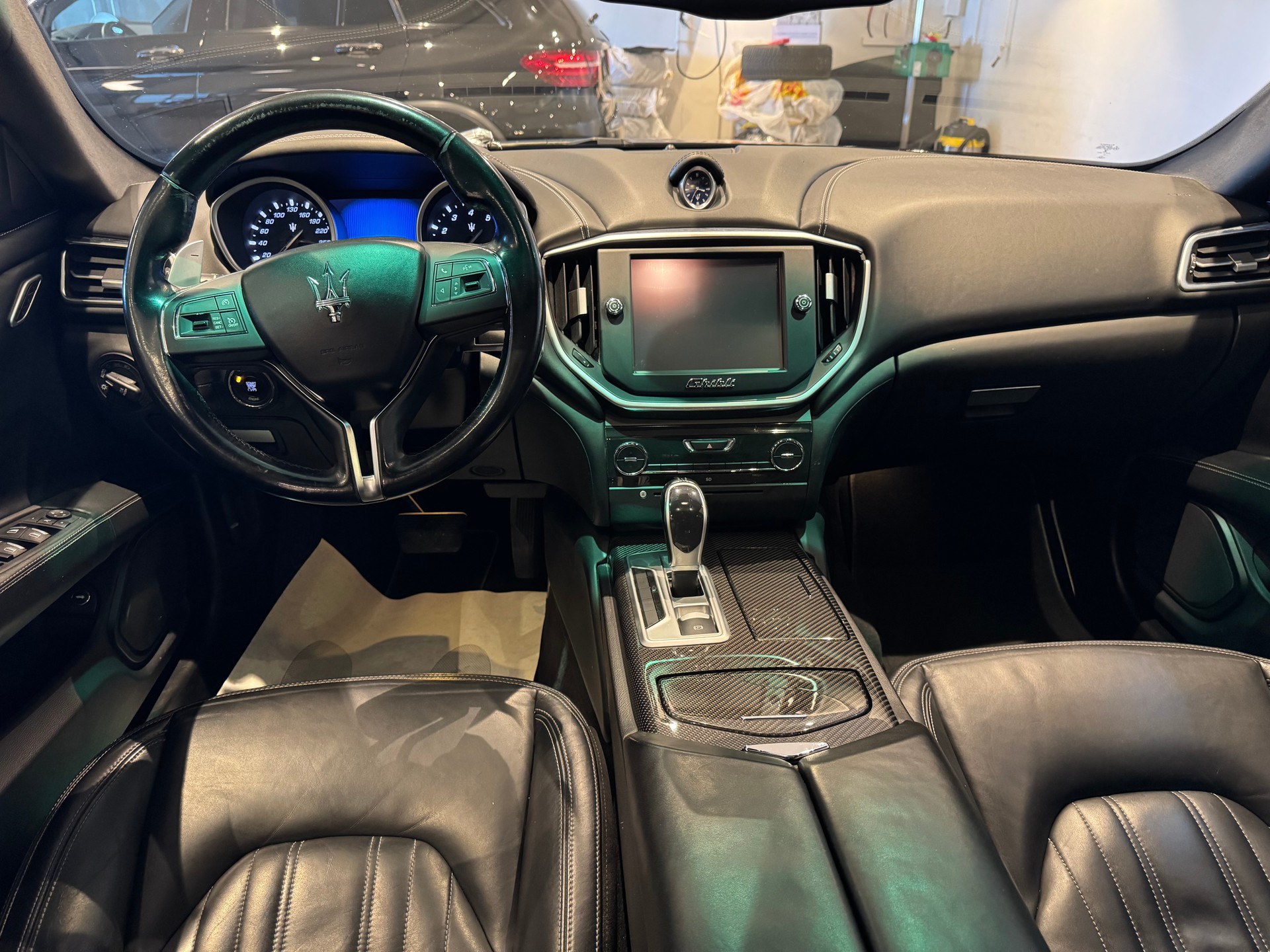 MASERATI Ghibli 3.0 V6 S Q4-image-9