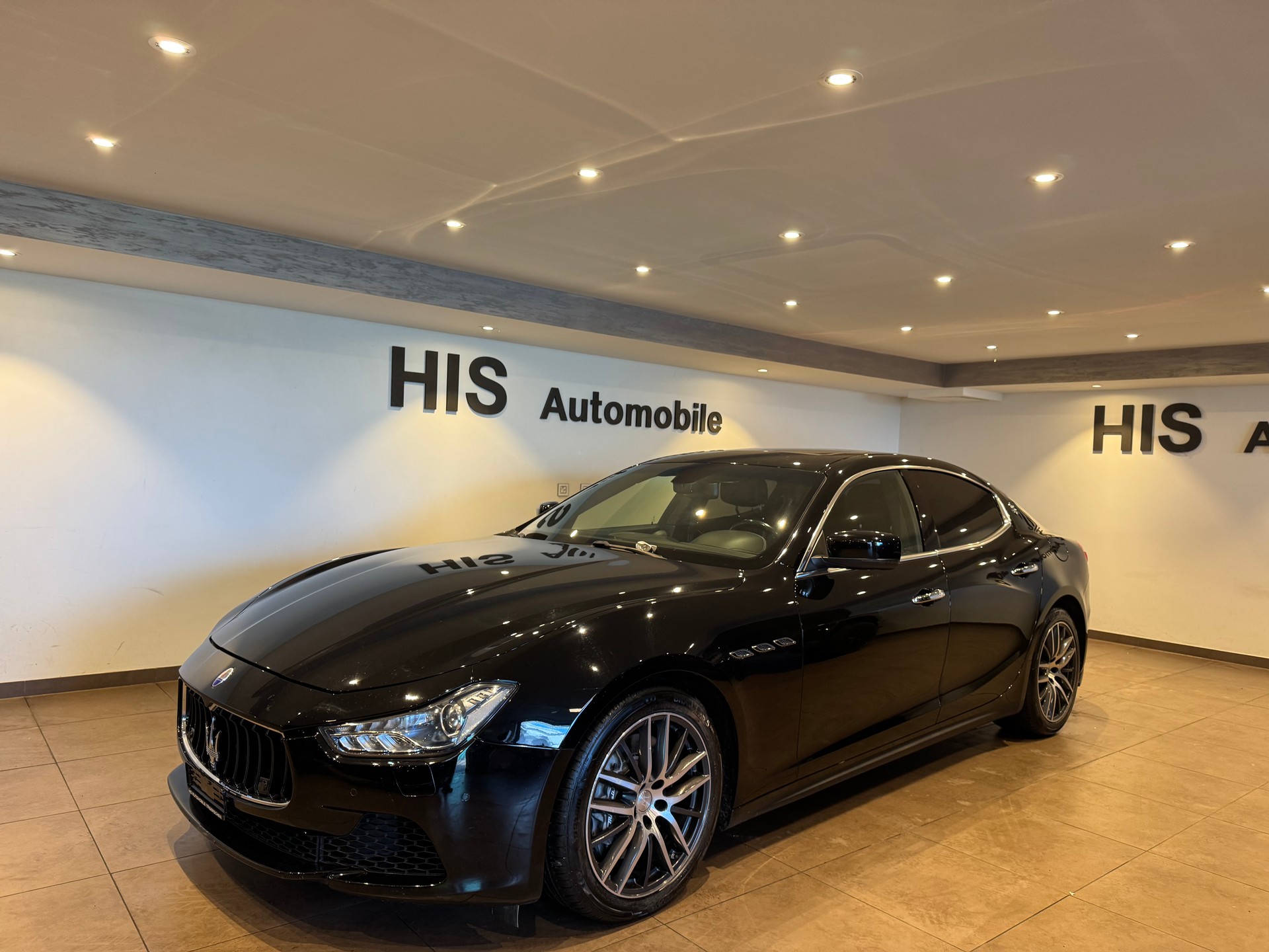 MASERATI Ghibli 3.0 V6 S Q4-image-1