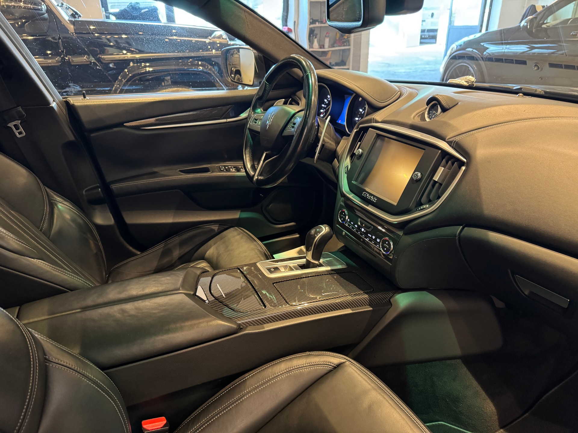 MASERATI Ghibli 3.0 V6 S Q4-image-7