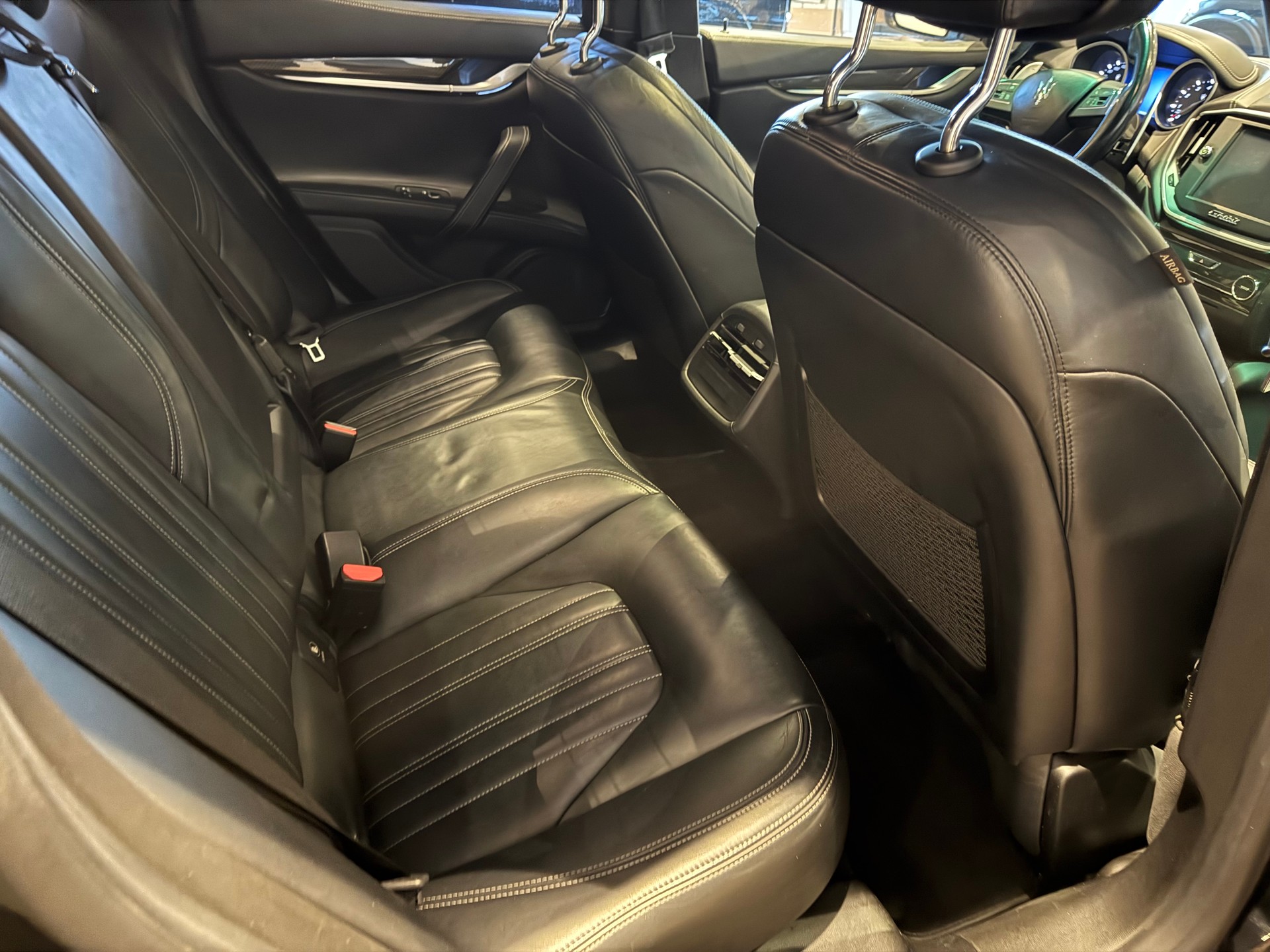 MASERATI Ghibli 3.0 V6 S Q4-image-8