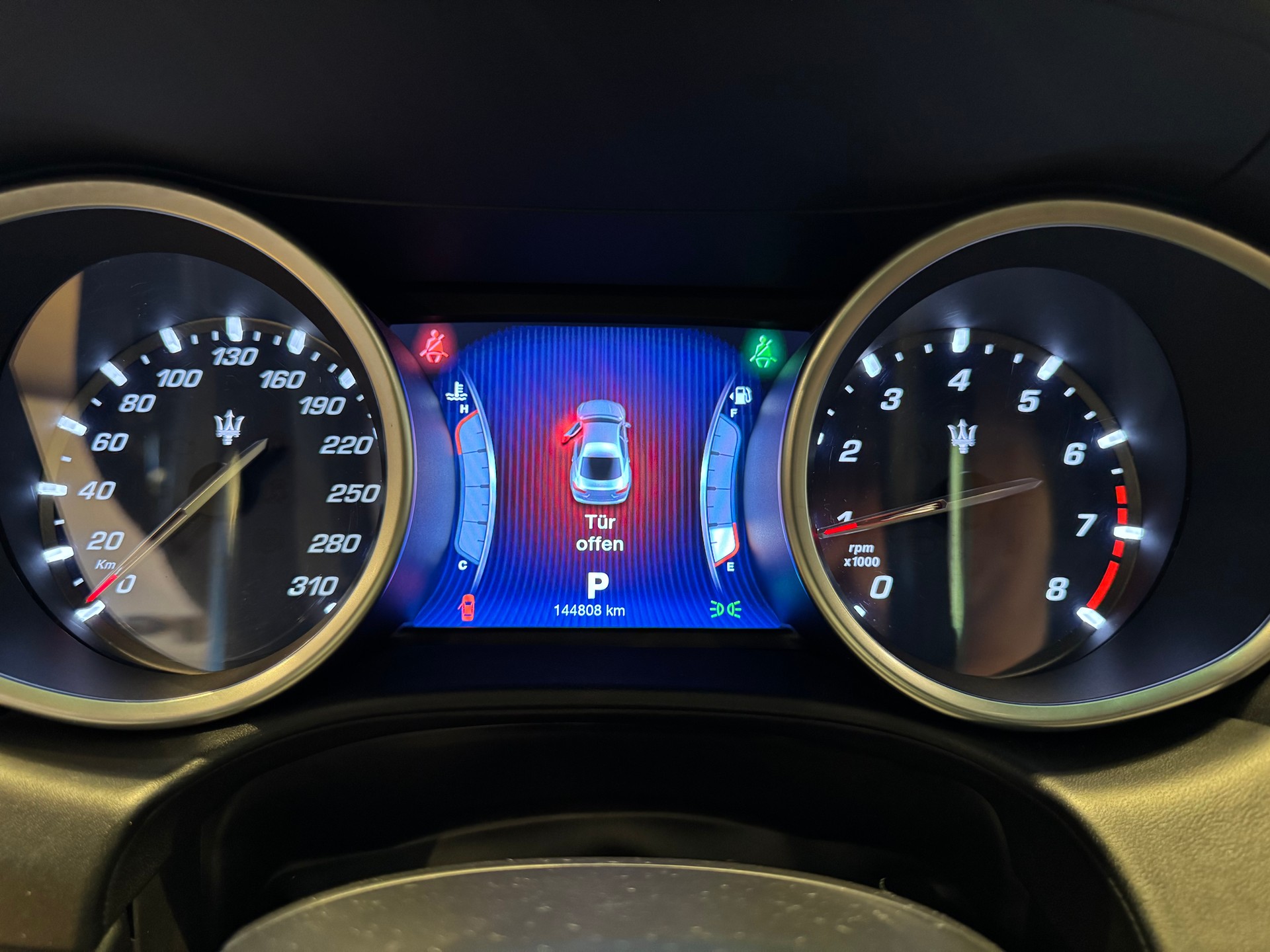 MASERATI Ghibli 3.0 V6 S Q4-image-13