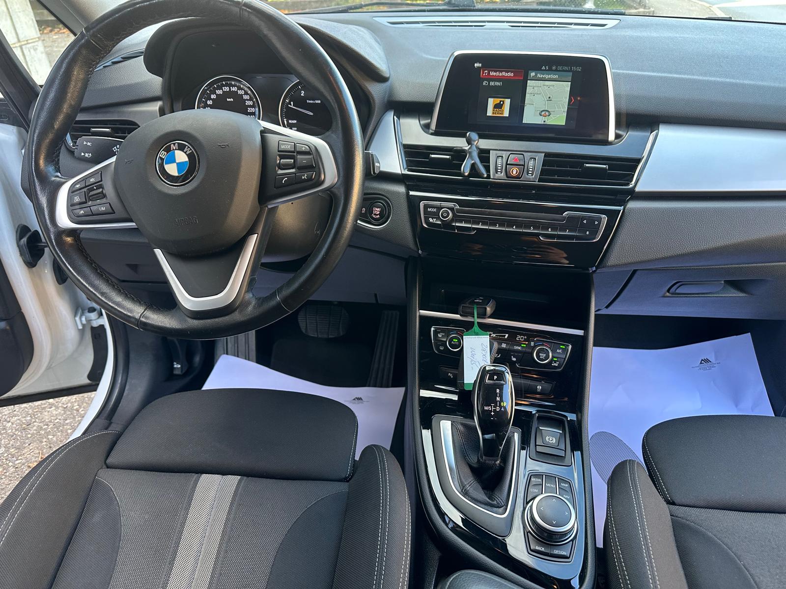 BMW 218d xDrive Gran Tourer Steptronic-image-7