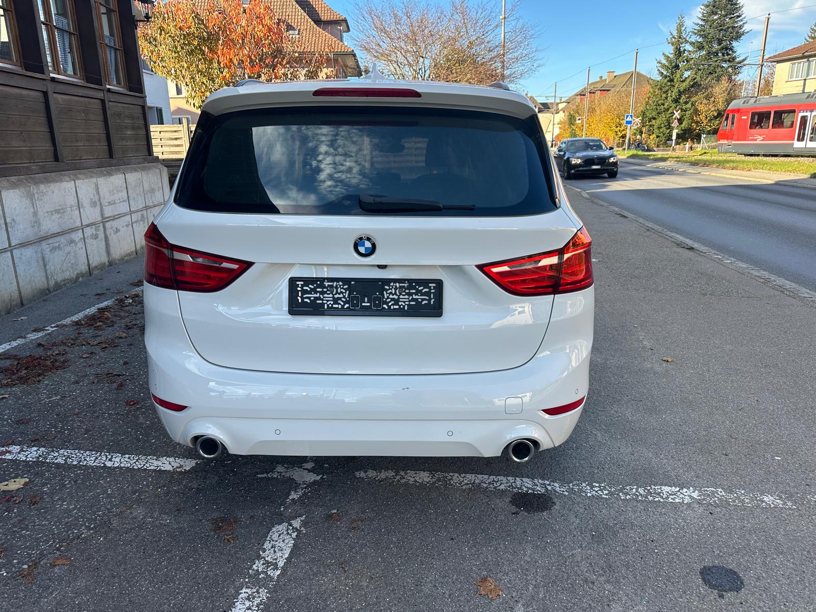 BMW 218d xDrive Gran Tourer Steptronic-image-5