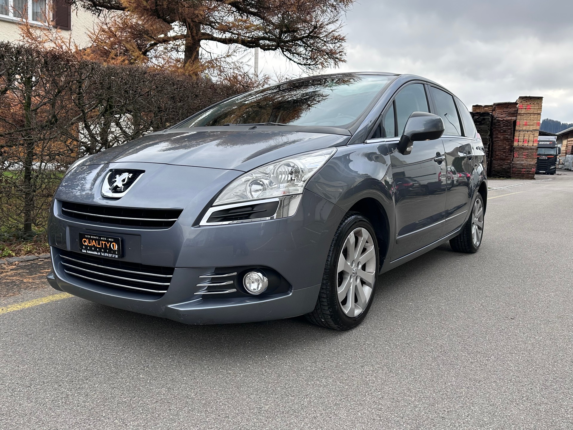 PEUGEOT 5008
