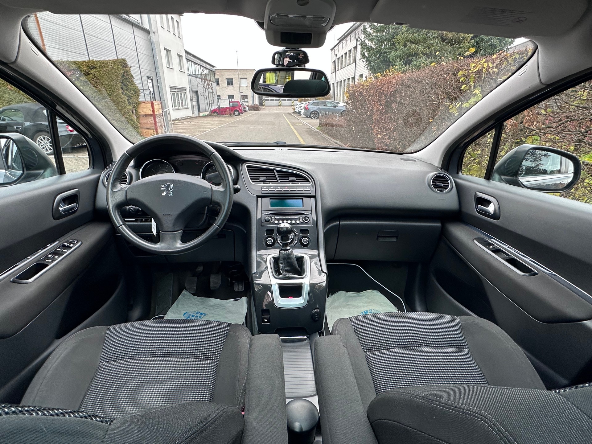PEUGEOT 5008-image-10