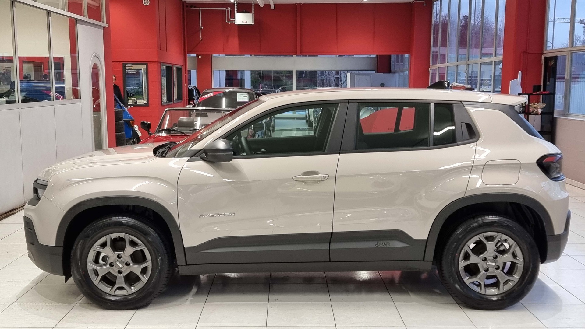 JEEP Avenger Longitude 1.2 Benzin-image-2