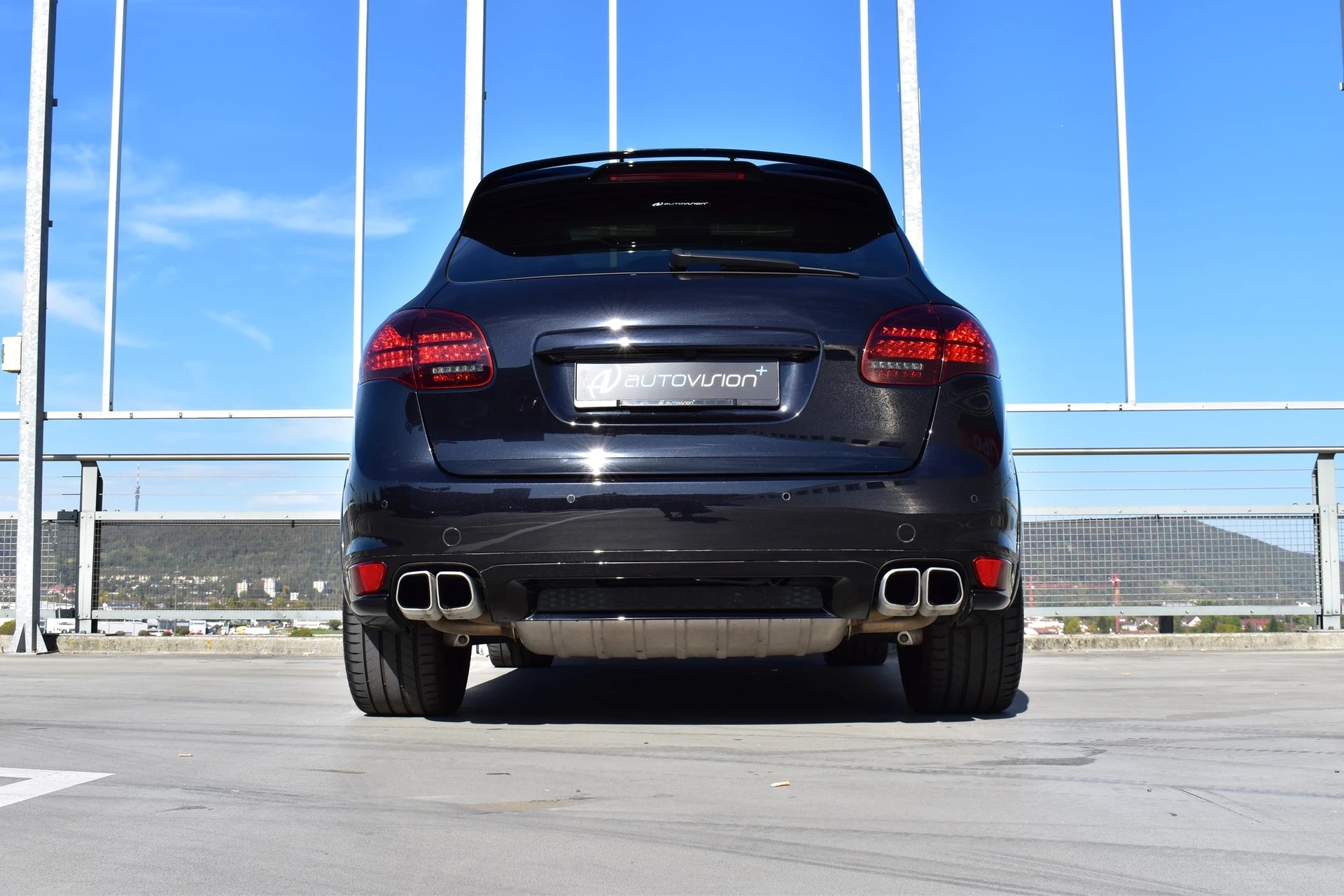 PORSCHE CAYENNE TURBO S BLACK l 551 PS-image-19
