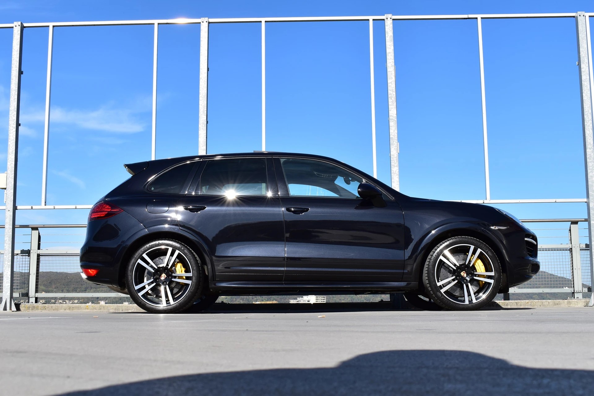 PORSCHE CAYENNE TURBO S BLACK l 551 PS-image-4