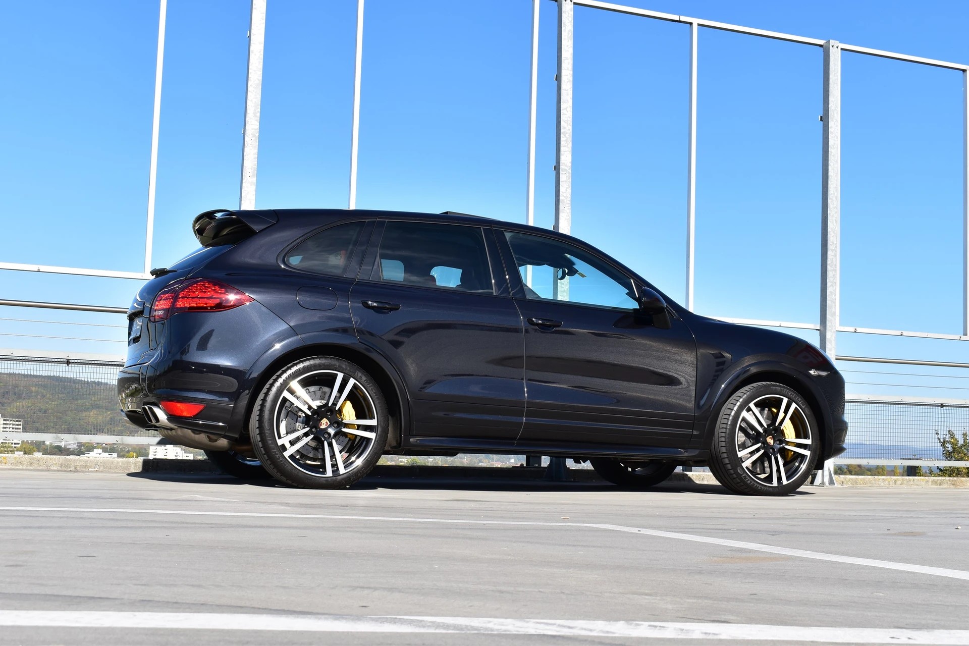 PORSCHE CAYENNE TURBO S BLACK l 551 PS-image-14
