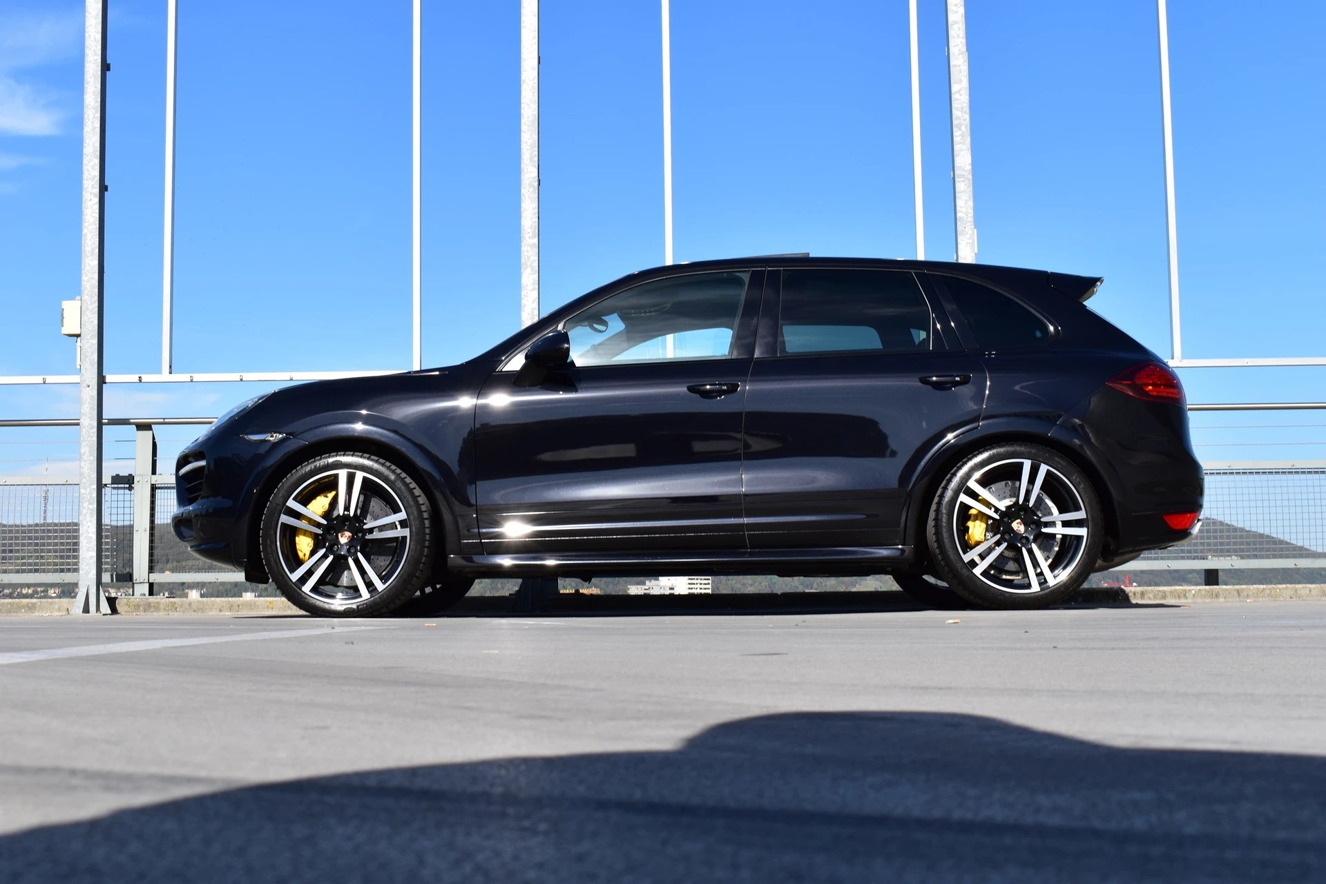 PORSCHE CAYENNE TURBO S BLACK l 551 PS-image-5