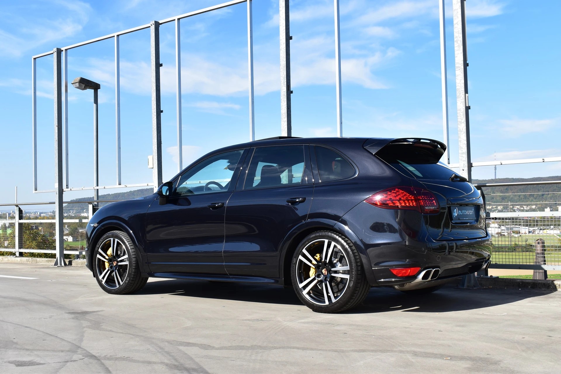PORSCHE CAYENNE TURBO S BLACK l 551 PS-image-8