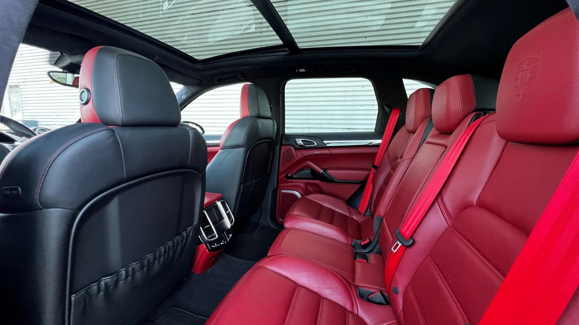 PORSCHE CAYENNE TURBO S BLACK l 551 PS-image-27