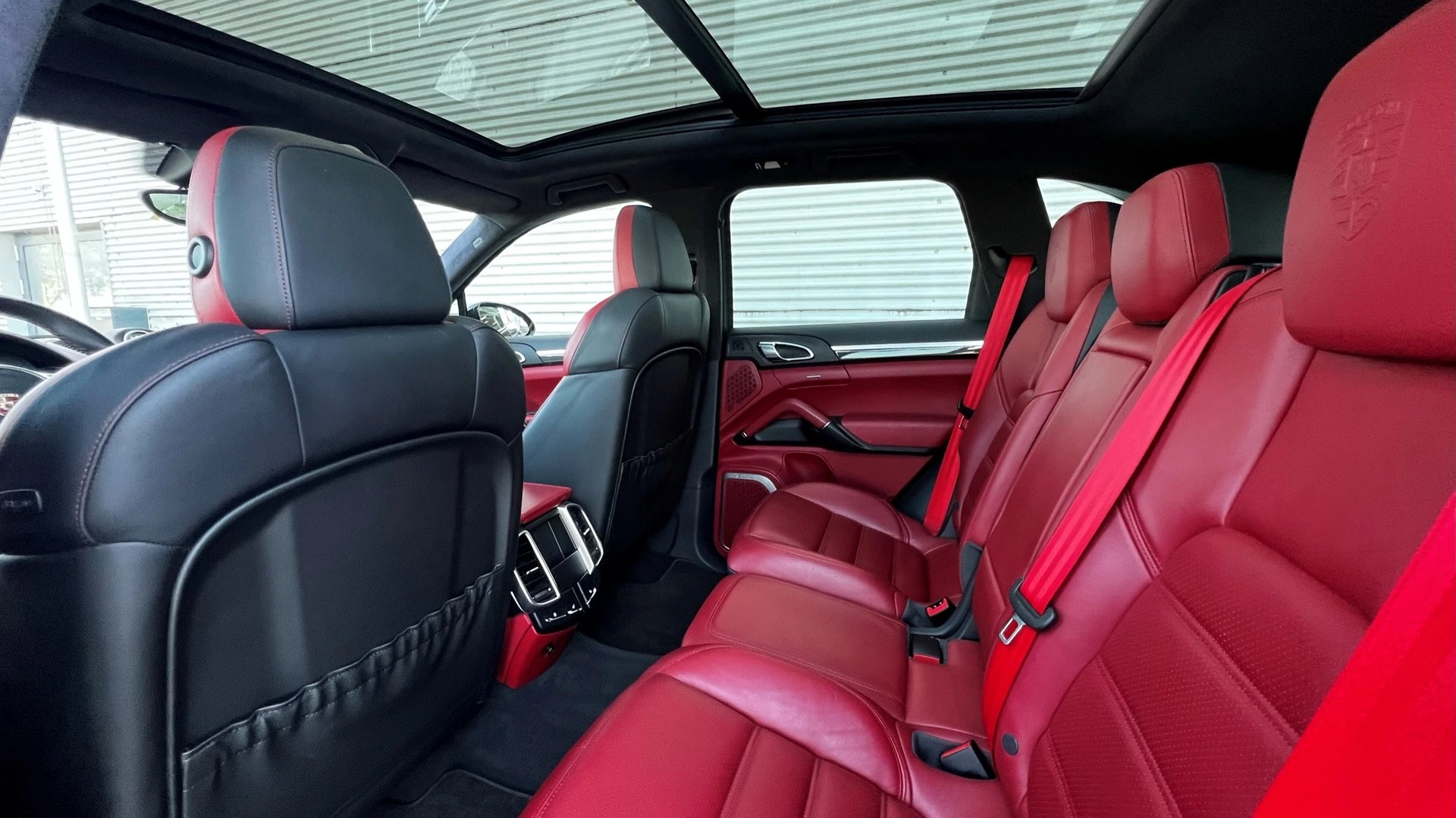 PORSCHE CAYENNE TURBO S BLACK l 551 PS-image-29