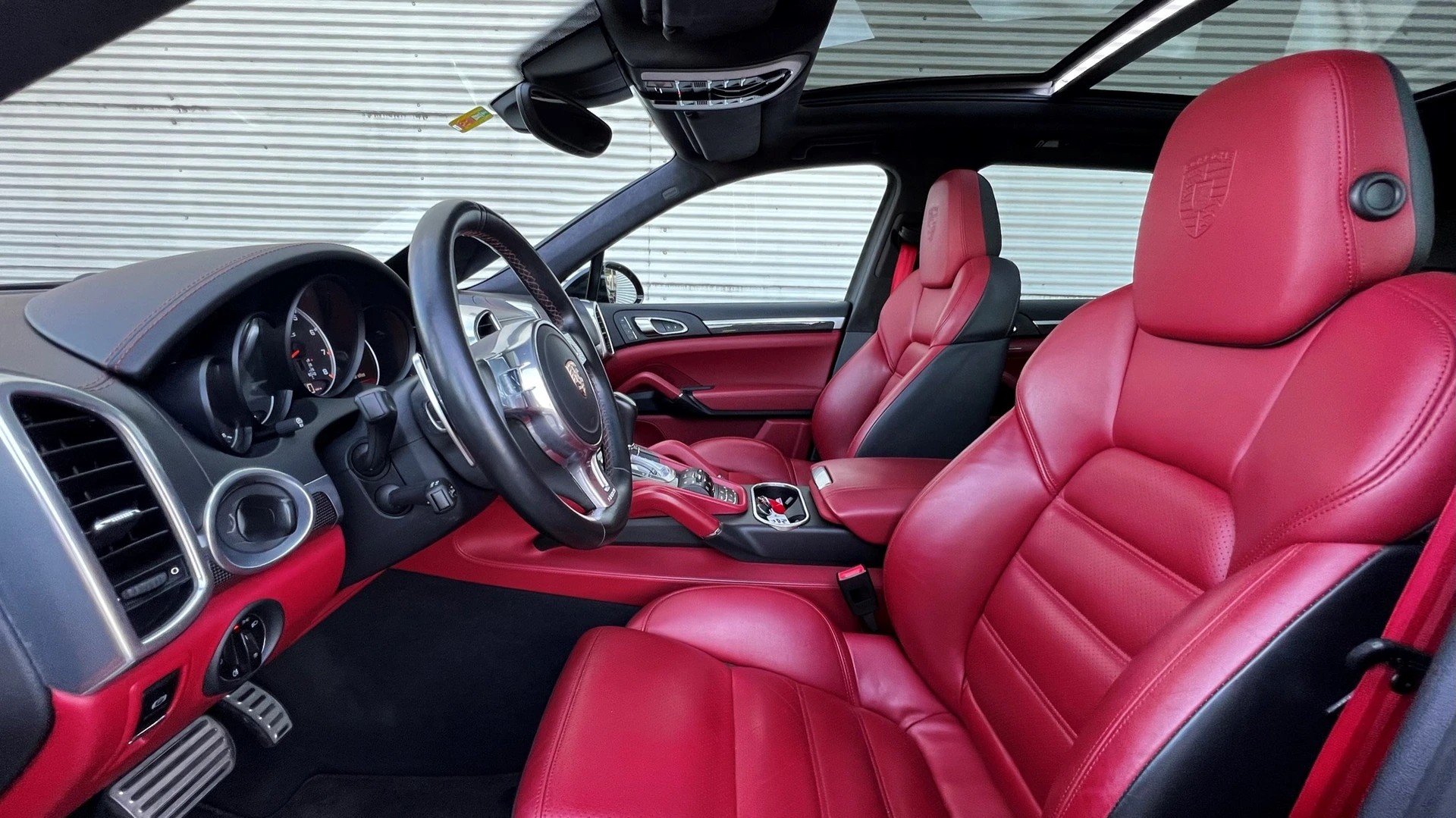 PORSCHE CAYENNE TURBO S BLACK l 551 PS-image-26