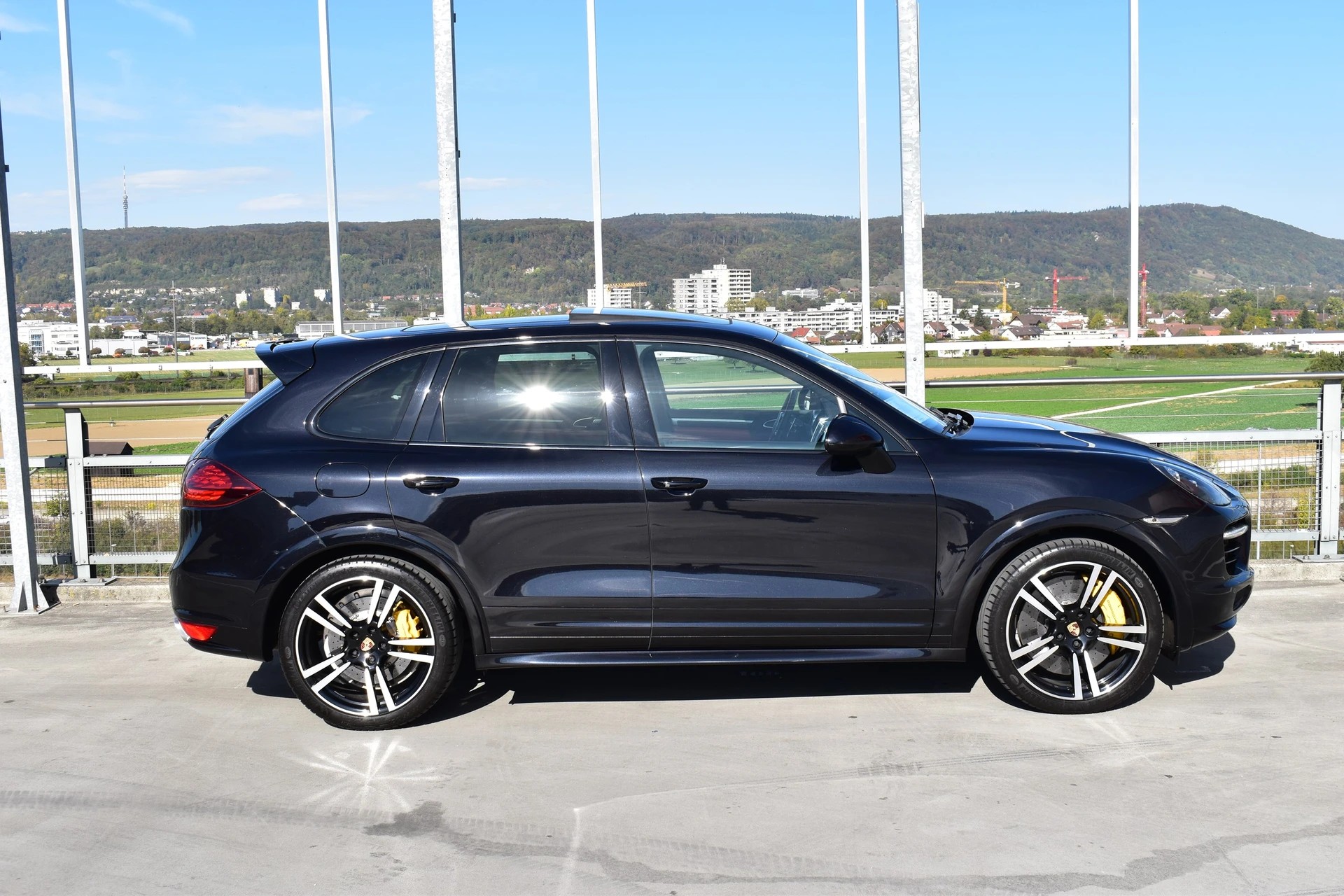PORSCHE CAYENNE TURBO S BLACK l 551 PS-image-6