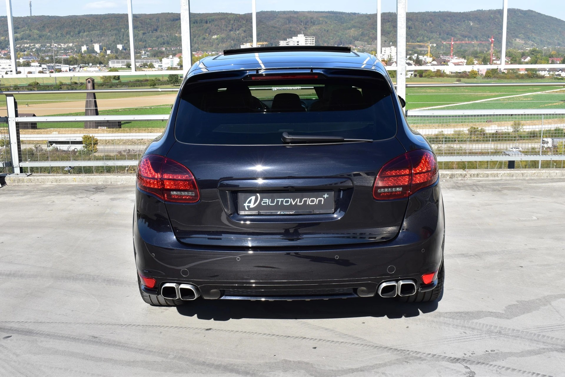 PORSCHE CAYENNE TURBO S BLACK l 551 PS-image-18