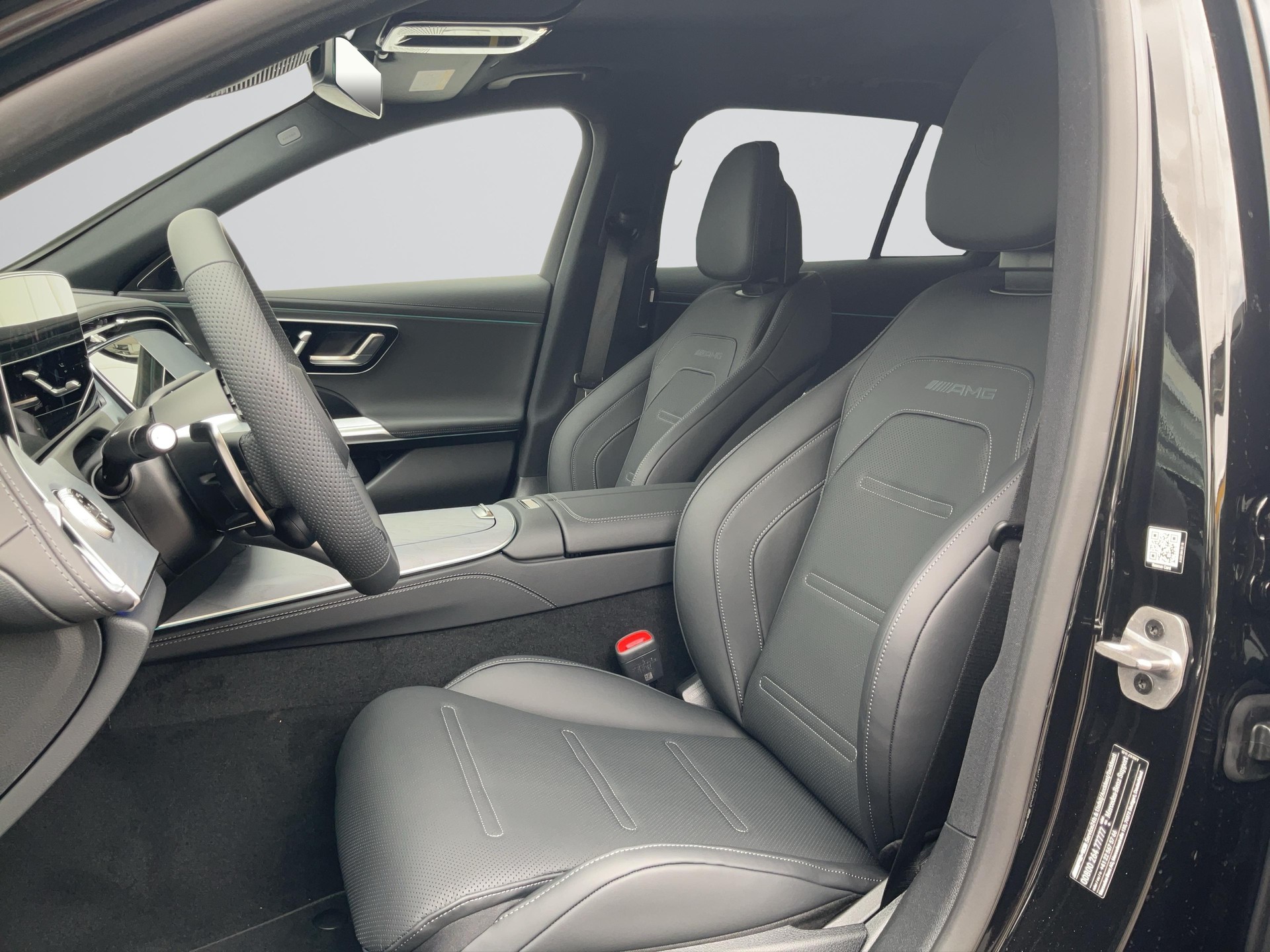 MERCEDES-BENZ AMG E 53 Hybrid 4MATIC+ T-Modell-image-4