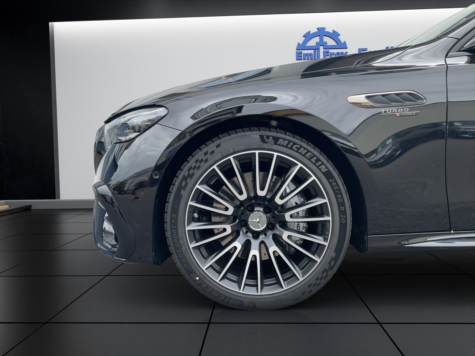 MERCEDES-BENZ AMG E 53 Hybrid 4MATIC+ T-Modell-image-9