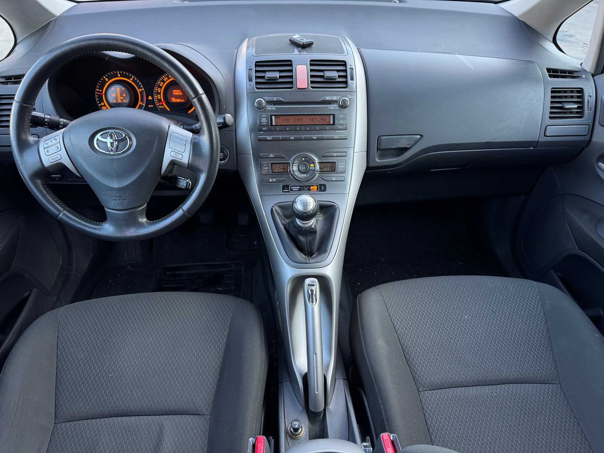 TOYOTA Auris 2.2 D-4D CleanPower Linea Sol Premium-image-10