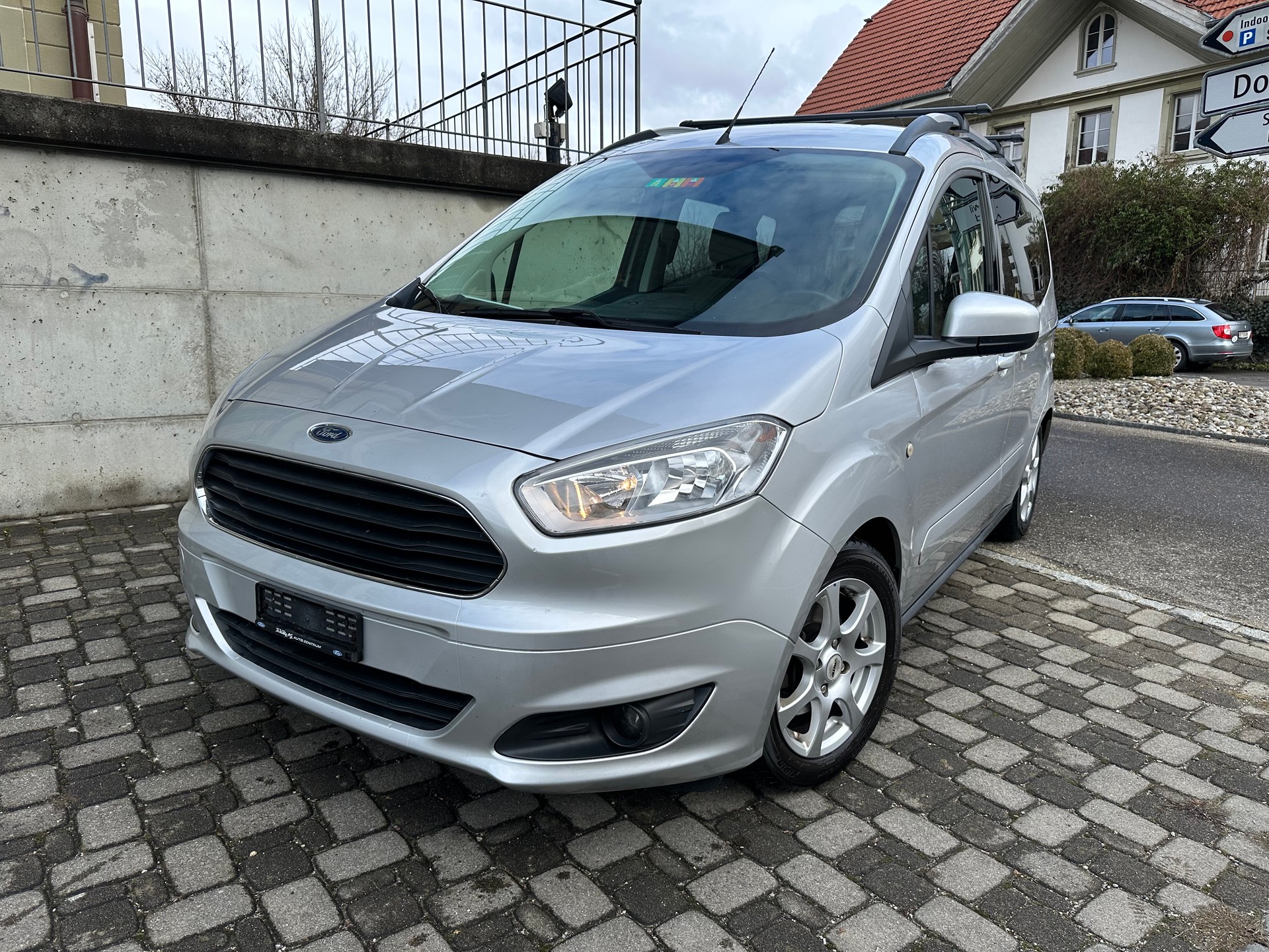 FORD Tourneo Courier 1.0 SCTi Ambiente-image-0