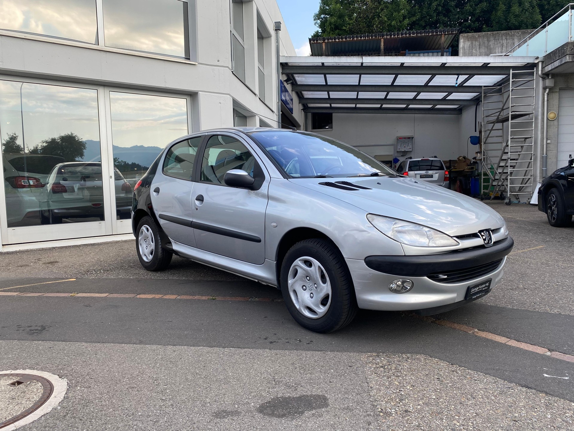 PEUGEOT 206 1.6 16V Roland Garros-image-1