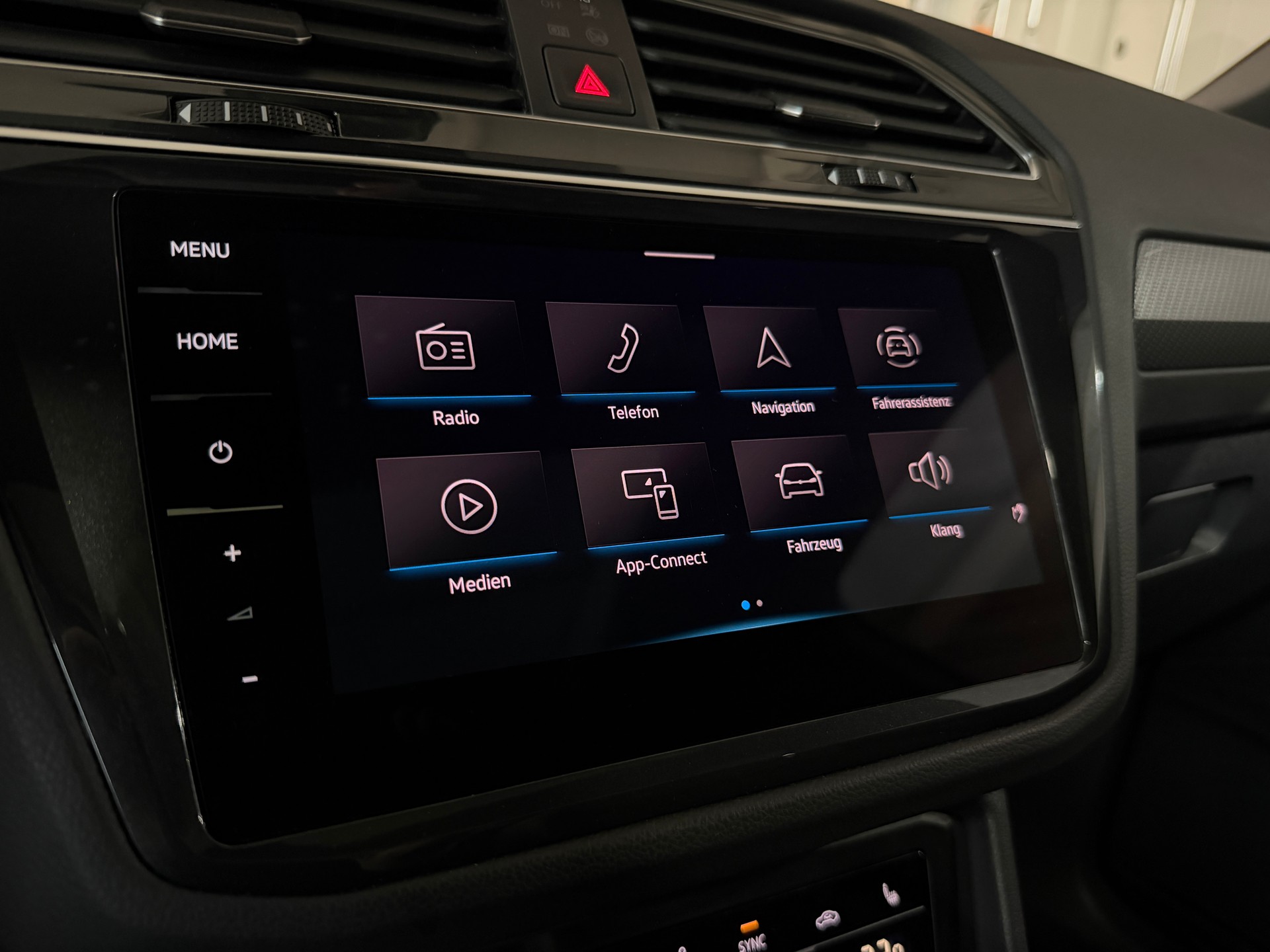 VW Tiguan 2.0TSI R-Line 4Motion DSG (CH) Black Style *244PS*-image-15