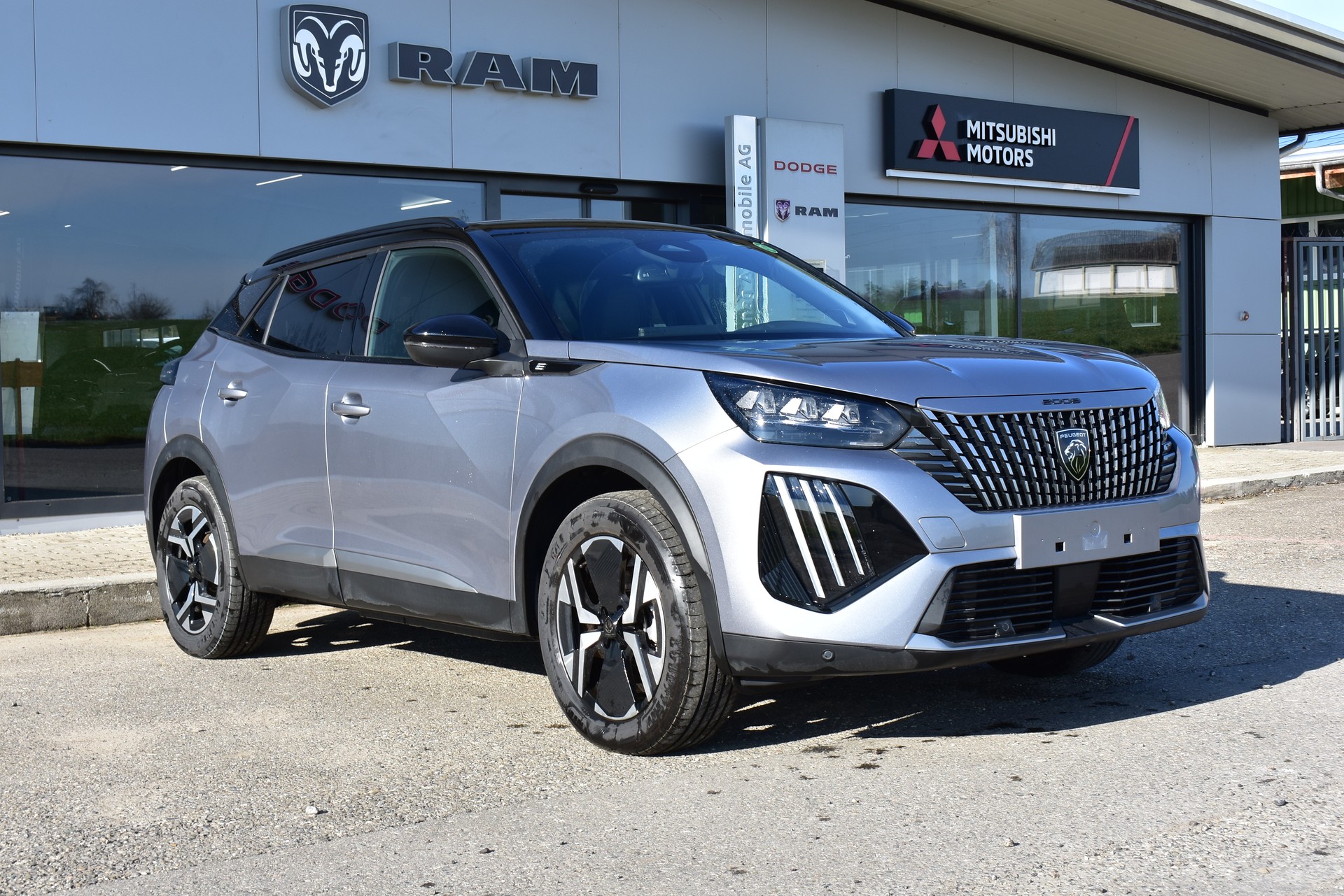 PEUGEOT 2008 156 e 54 kWh GT-image-1