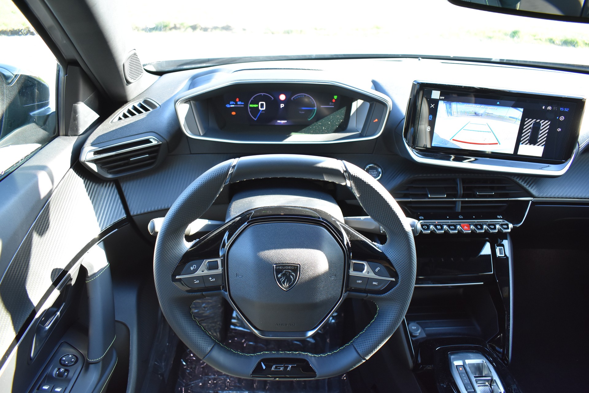PEUGEOT 2008 156 e 54 kWh GT-image-9