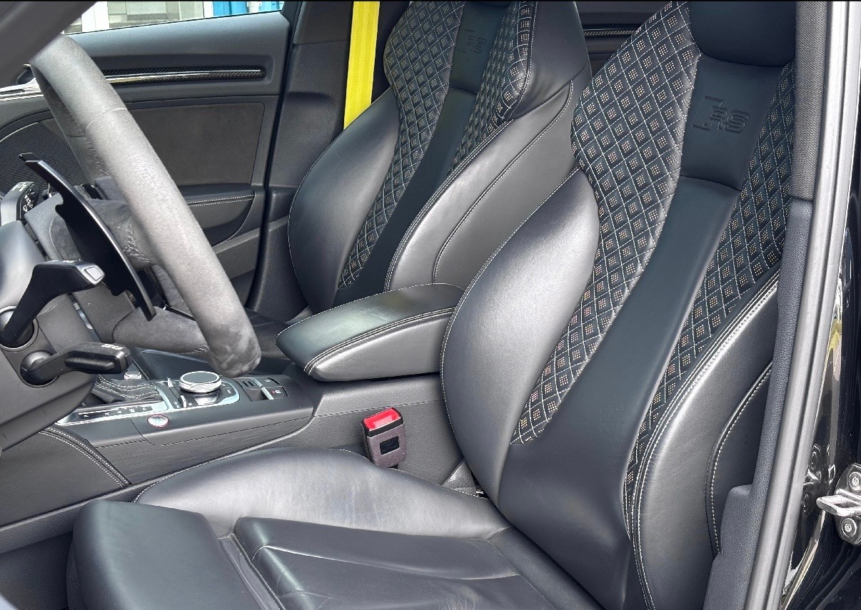AUDI RS3 Sportback 2.5 TSI quattro S-tronic-image-2