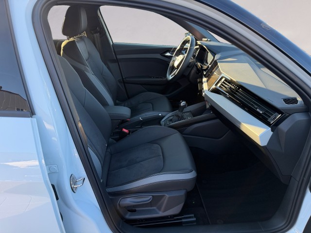 AUDI A1 allstreet 30 TFSI Attraction S-tronic-image-16