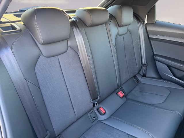 AUDI A1 allstreet 30 TFSI Attraction S-tronic-image-17