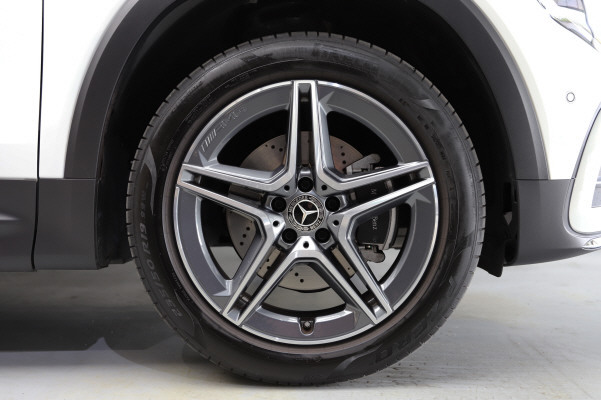 MERCEDES-BENZ GLB 200 7G-Tronic-image-12