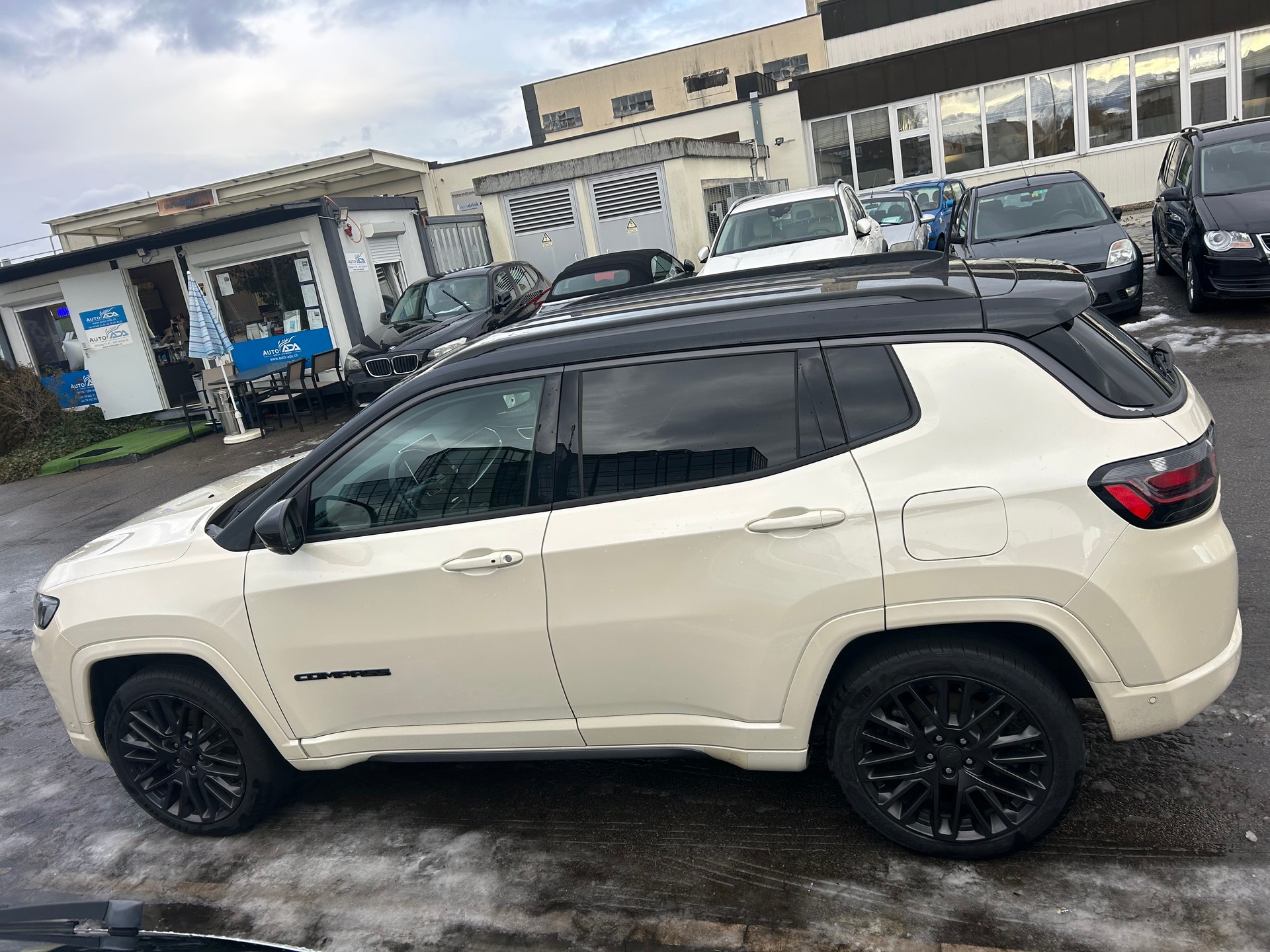 JEEP Compass 1.3 T PHEV S AWD-image-8