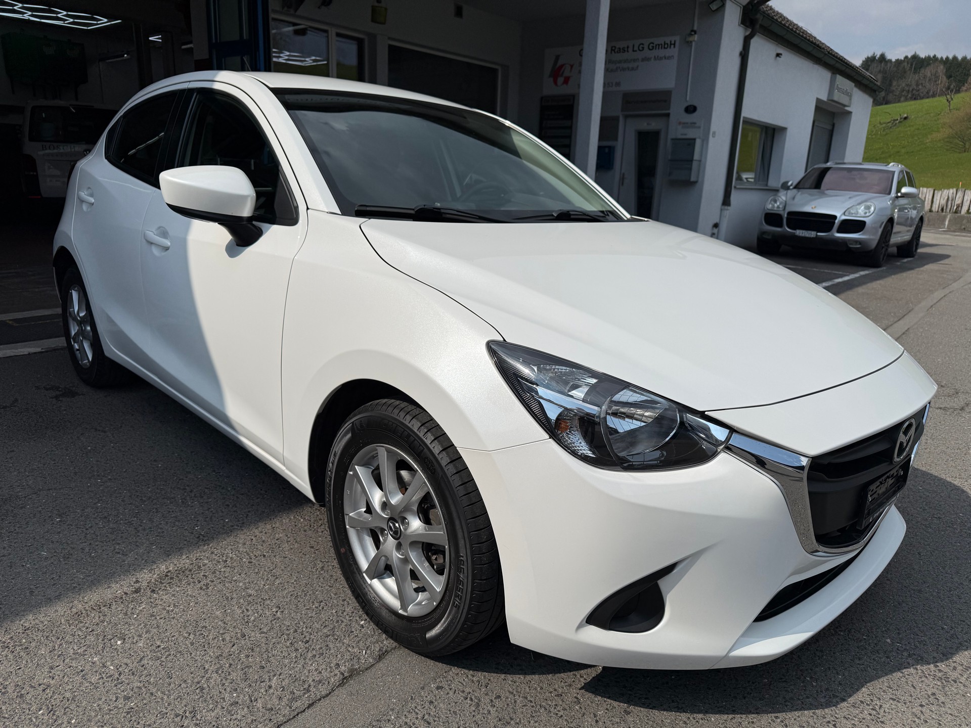 MAZDA 2 1.5i 16V Skyactiv-G Ambition-image-1
