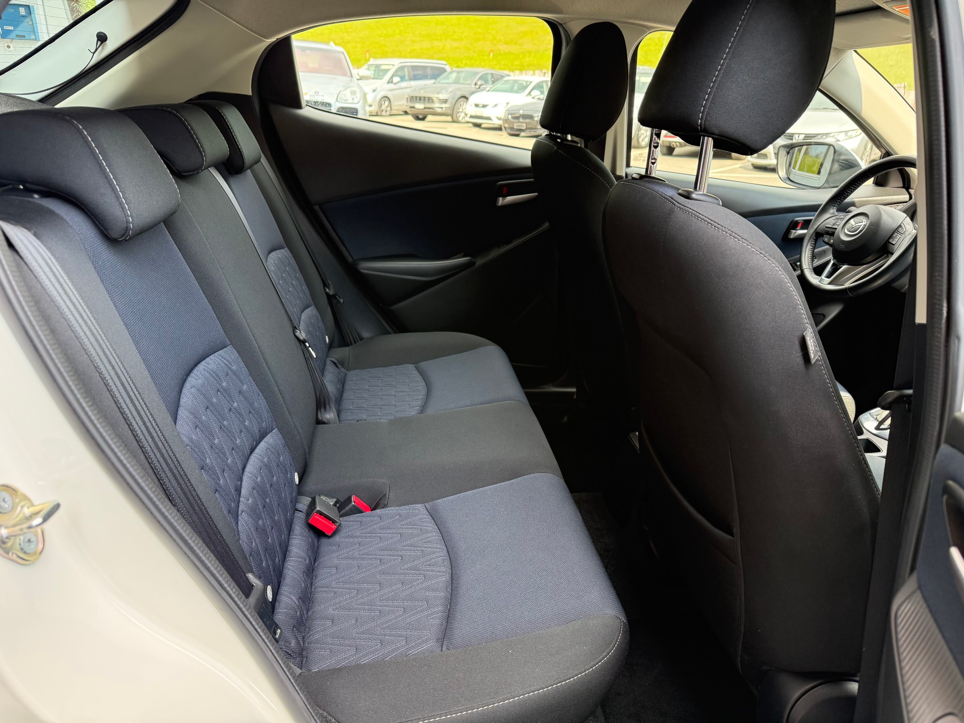 MAZDA 2 1.5i 16V Skyactiv-G Ambition-image-15