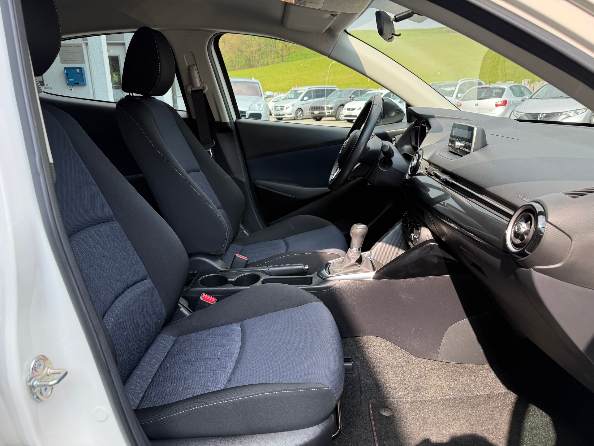MAZDA 2 1.5i 16V Skyactiv-G Ambition-image-16